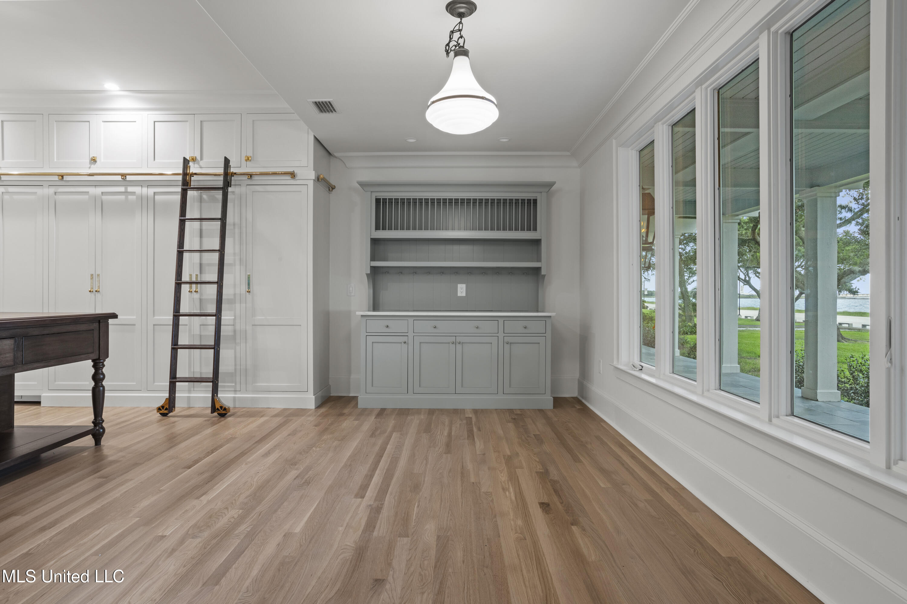 3007 Beach Boulevard