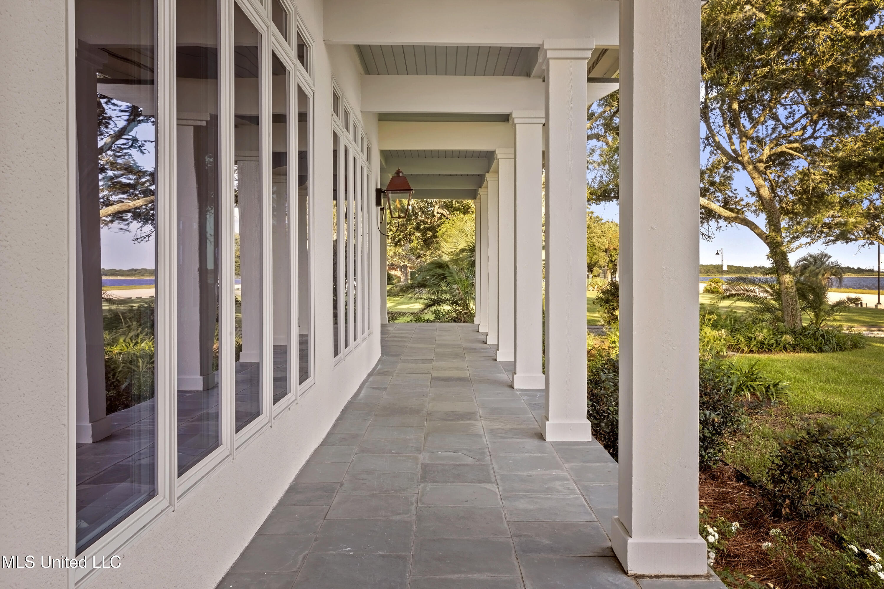 3007 Beach Boulevard