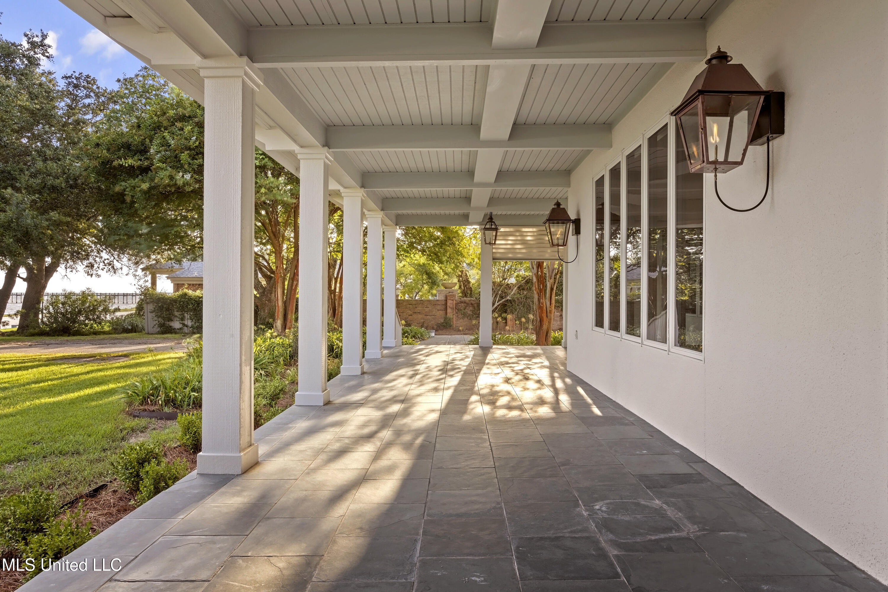 3007 Beach Boulevard