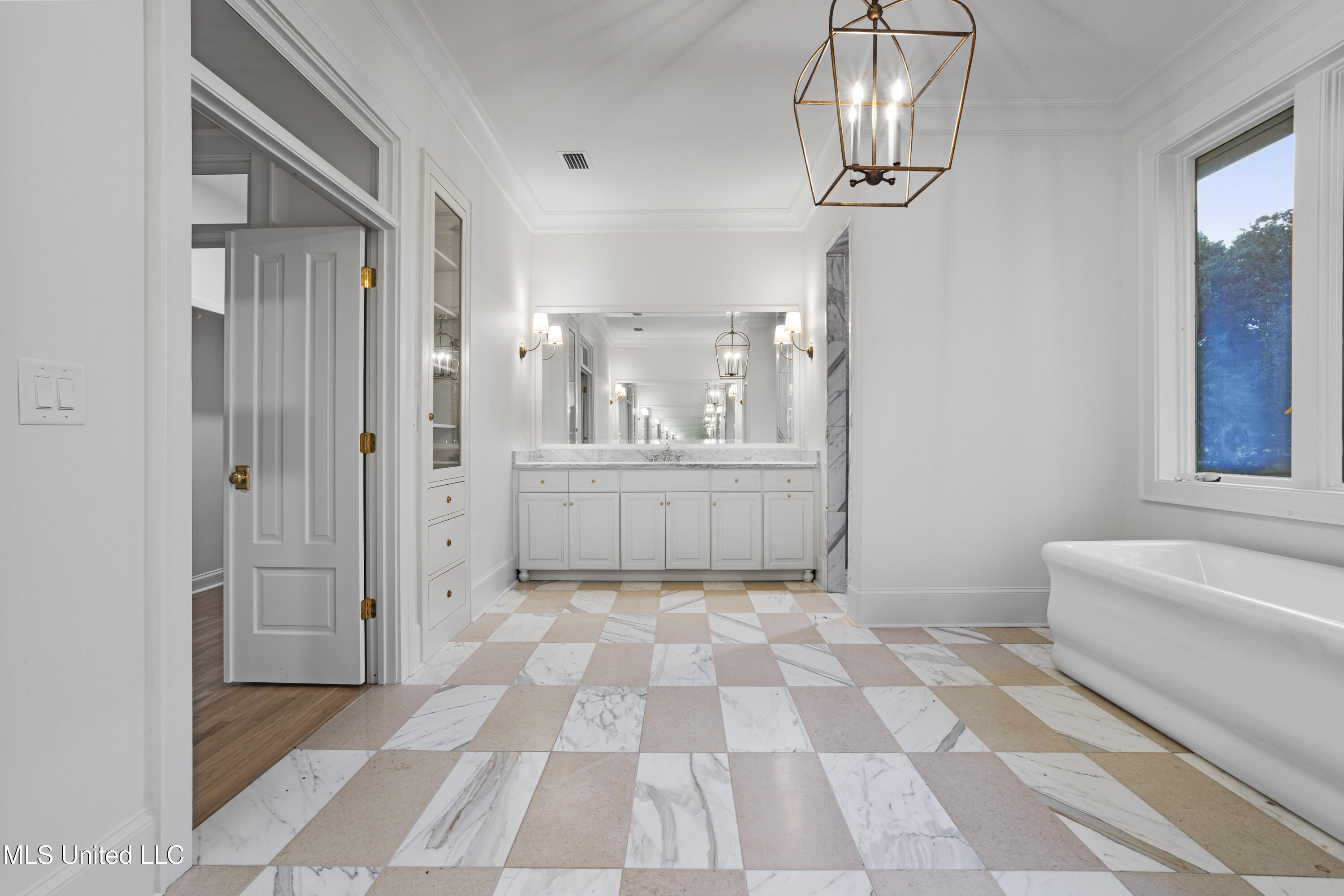 3007 Beach Boulevard