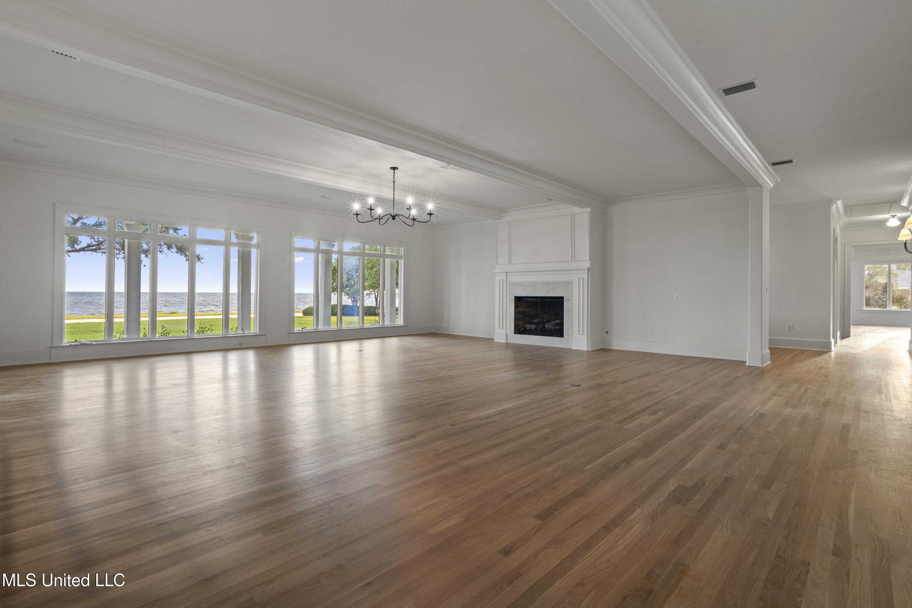 3007 Beach Boulevard