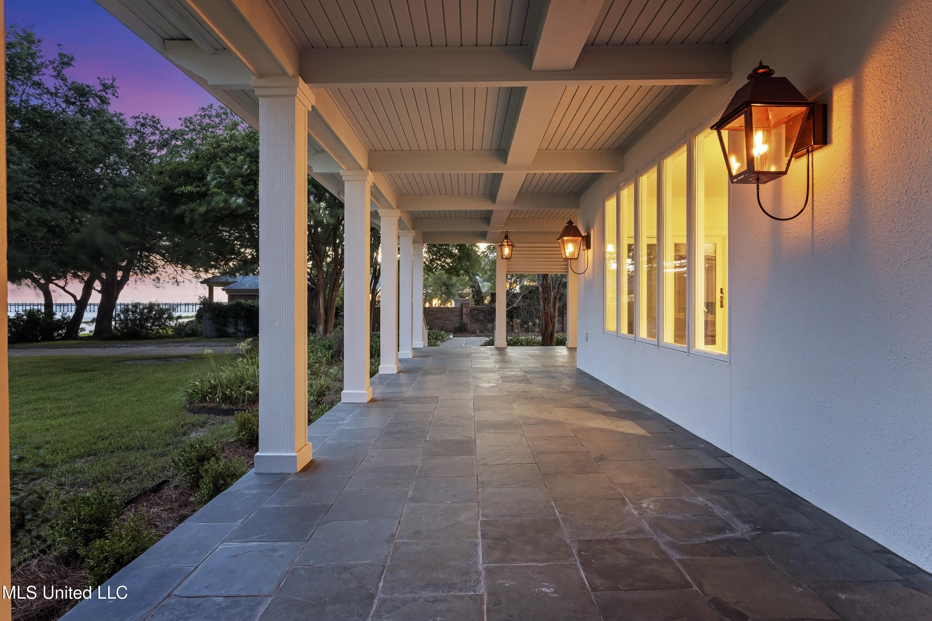 3007 Beach Boulevard