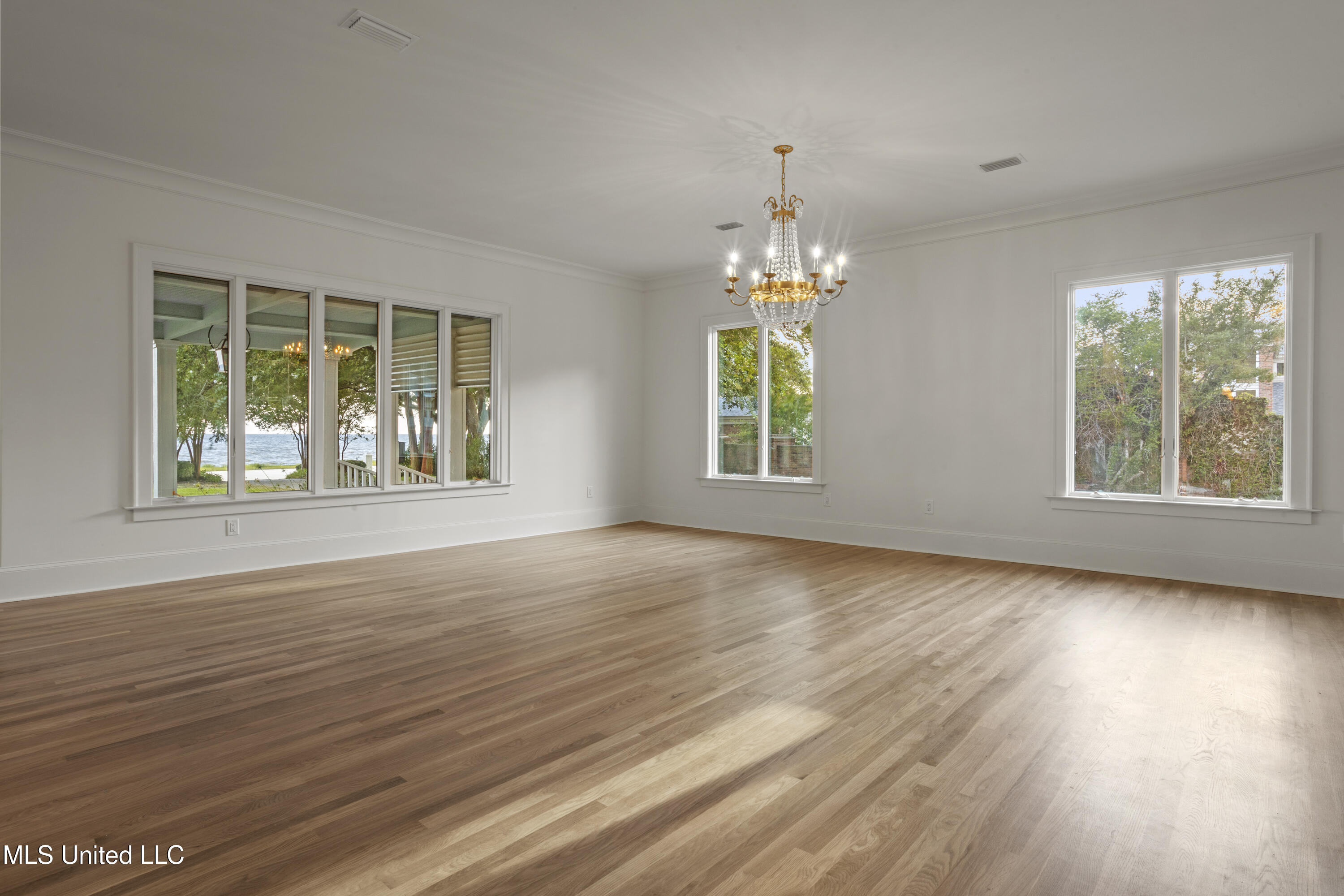 3007 Beach Boulevard