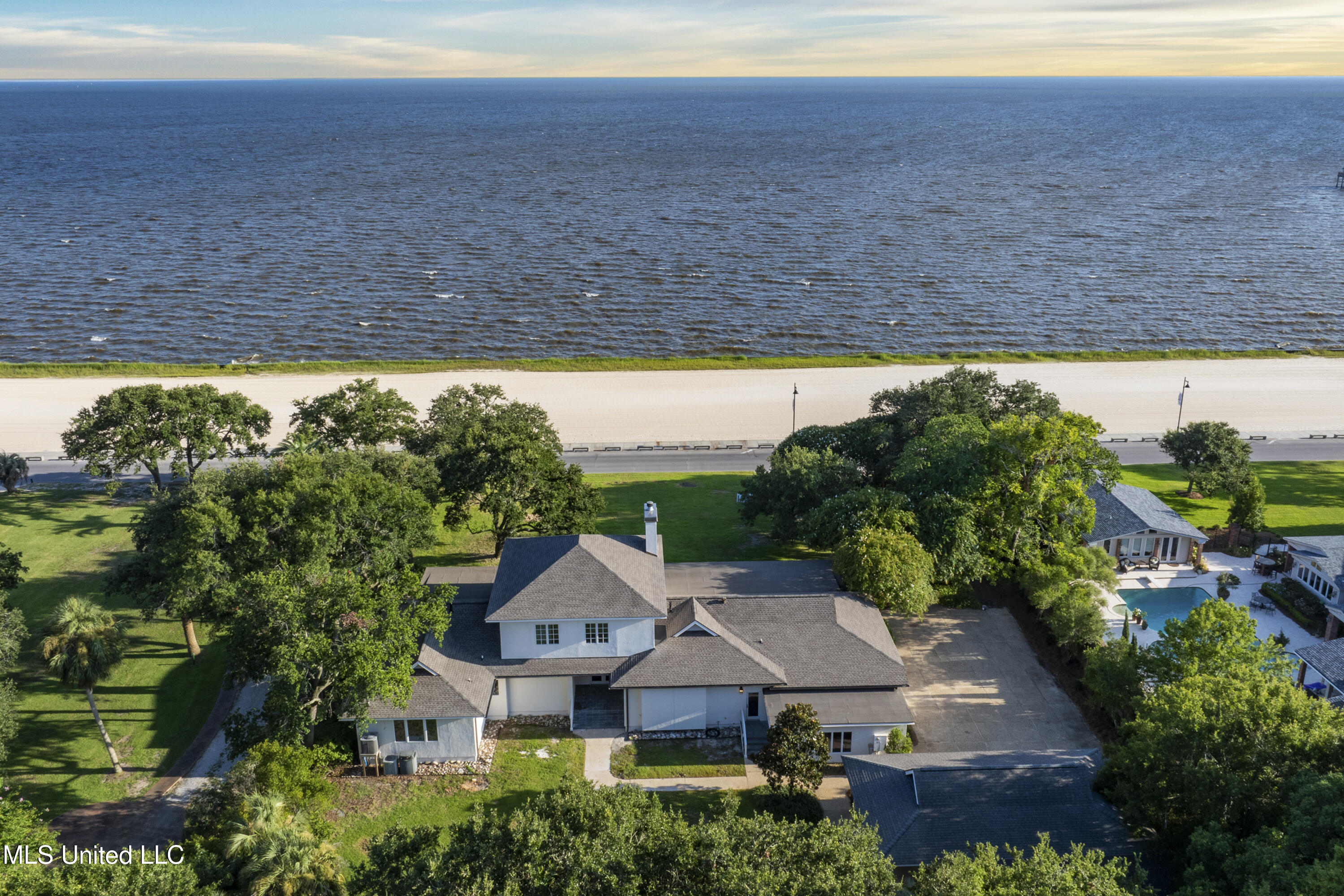 3007 Beach Boulevard