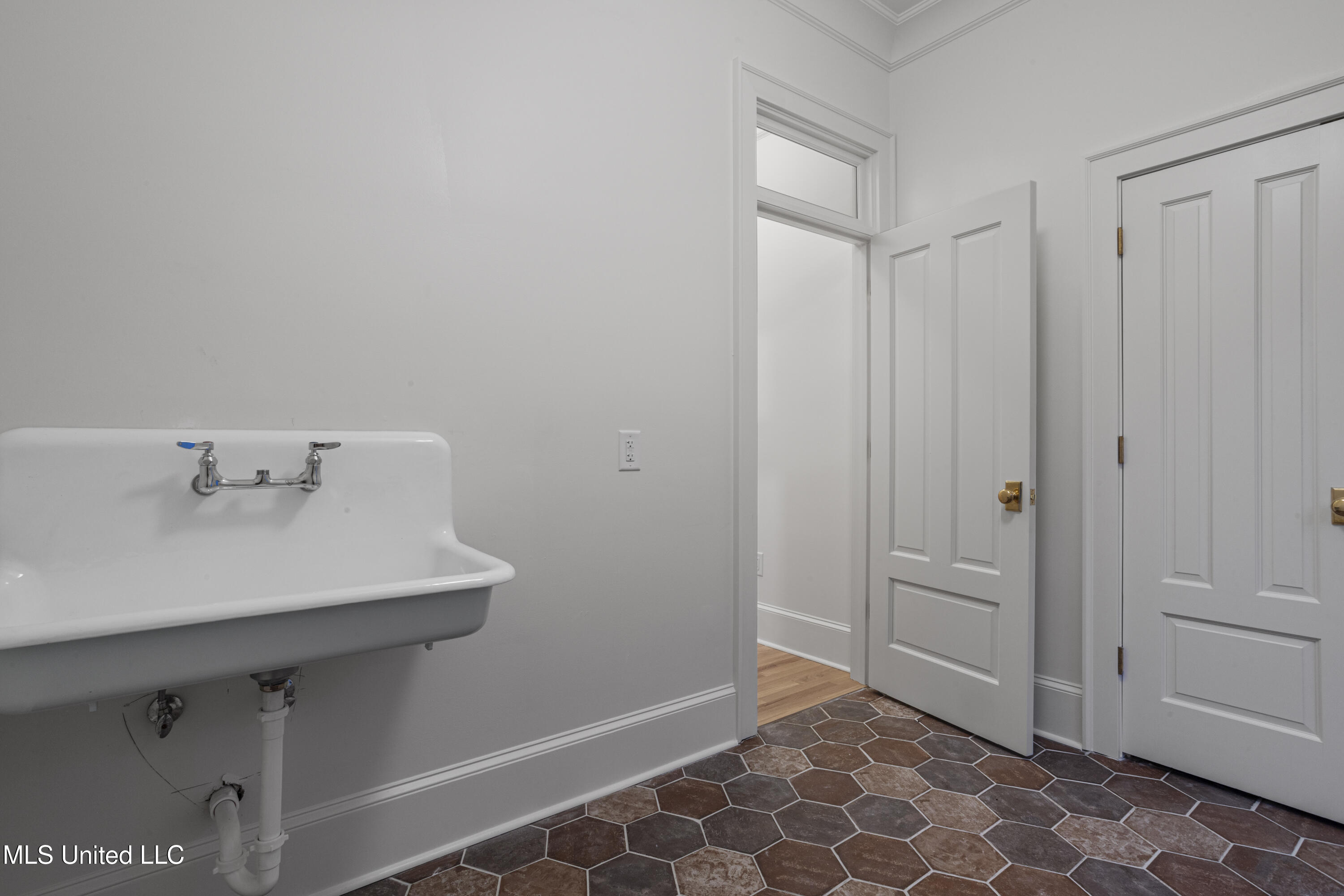 3007 Beach Boulevard