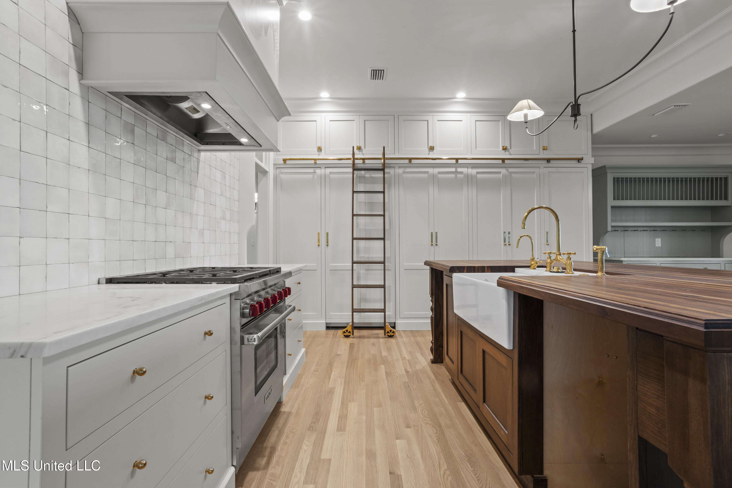 3007 Beach Boulevard