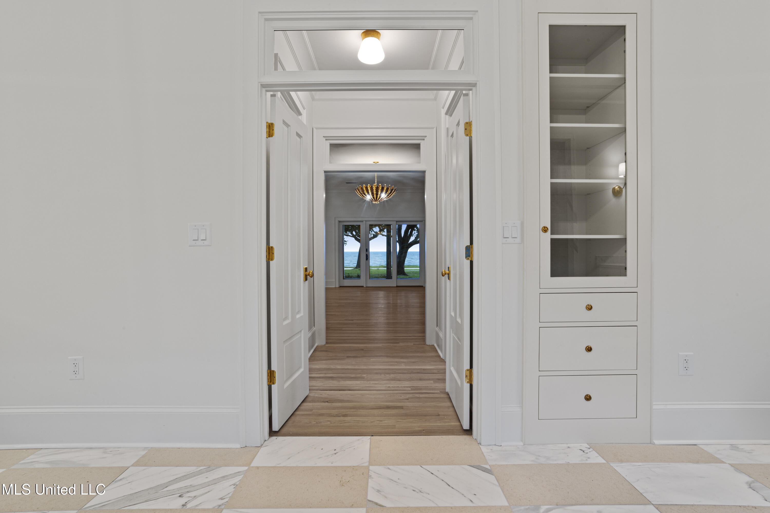 3007 Beach Boulevard