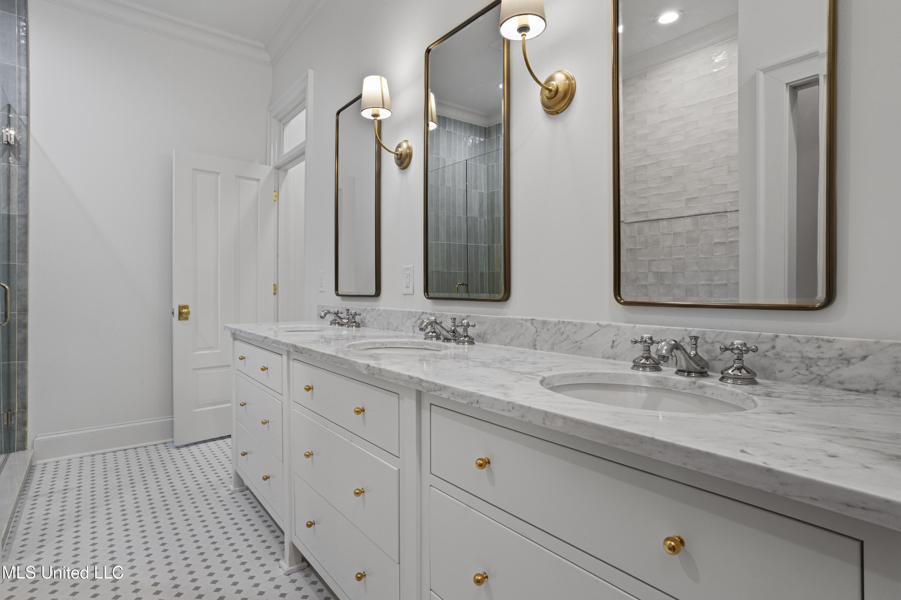 3007 Beach Boulevard