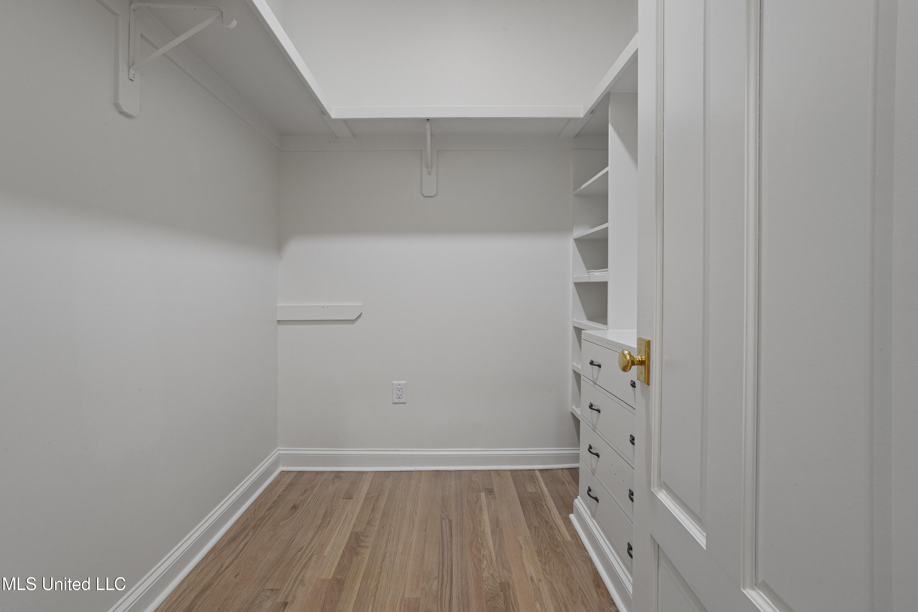 3007 Beach Boulevard