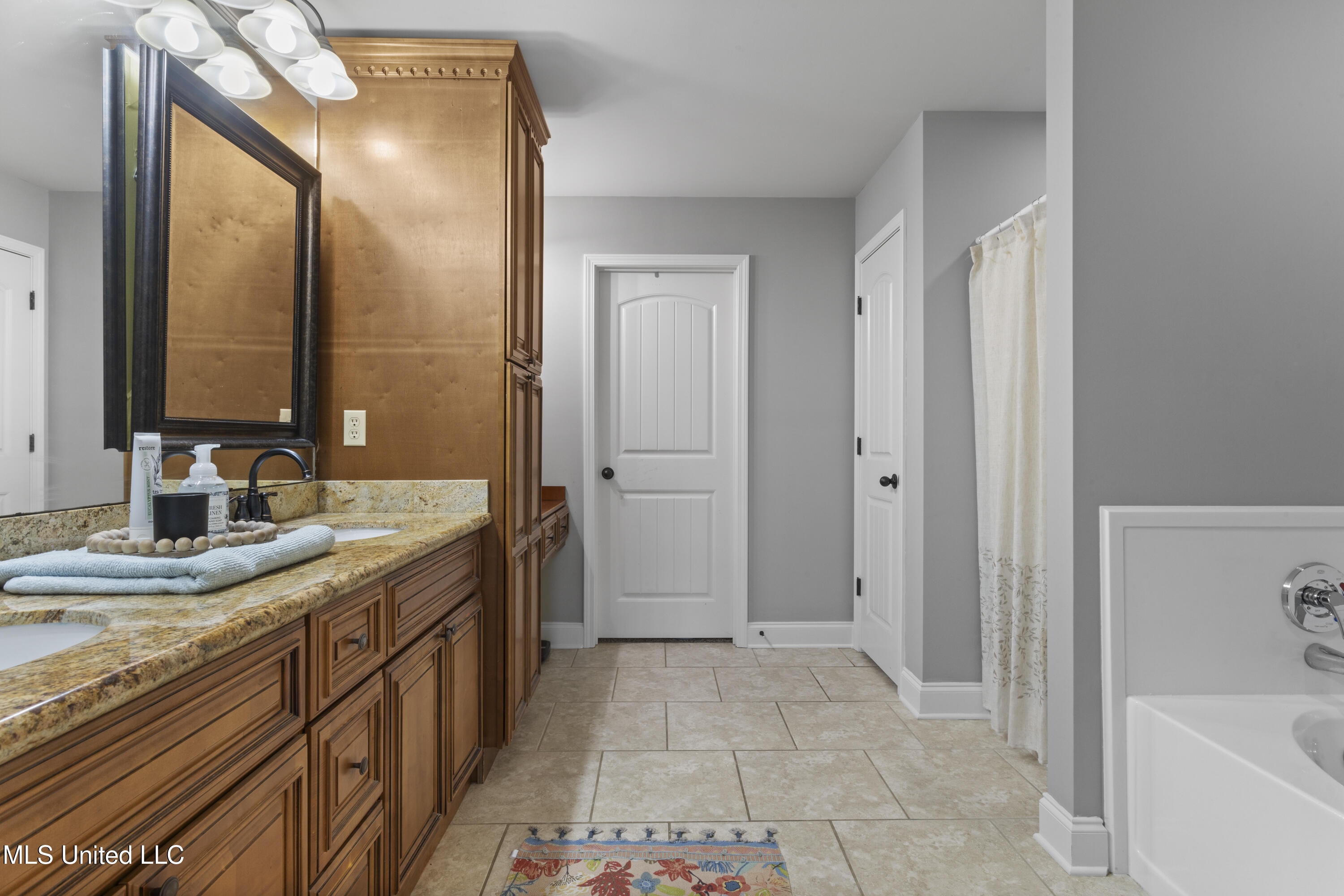 13728 Ridgehaven Way