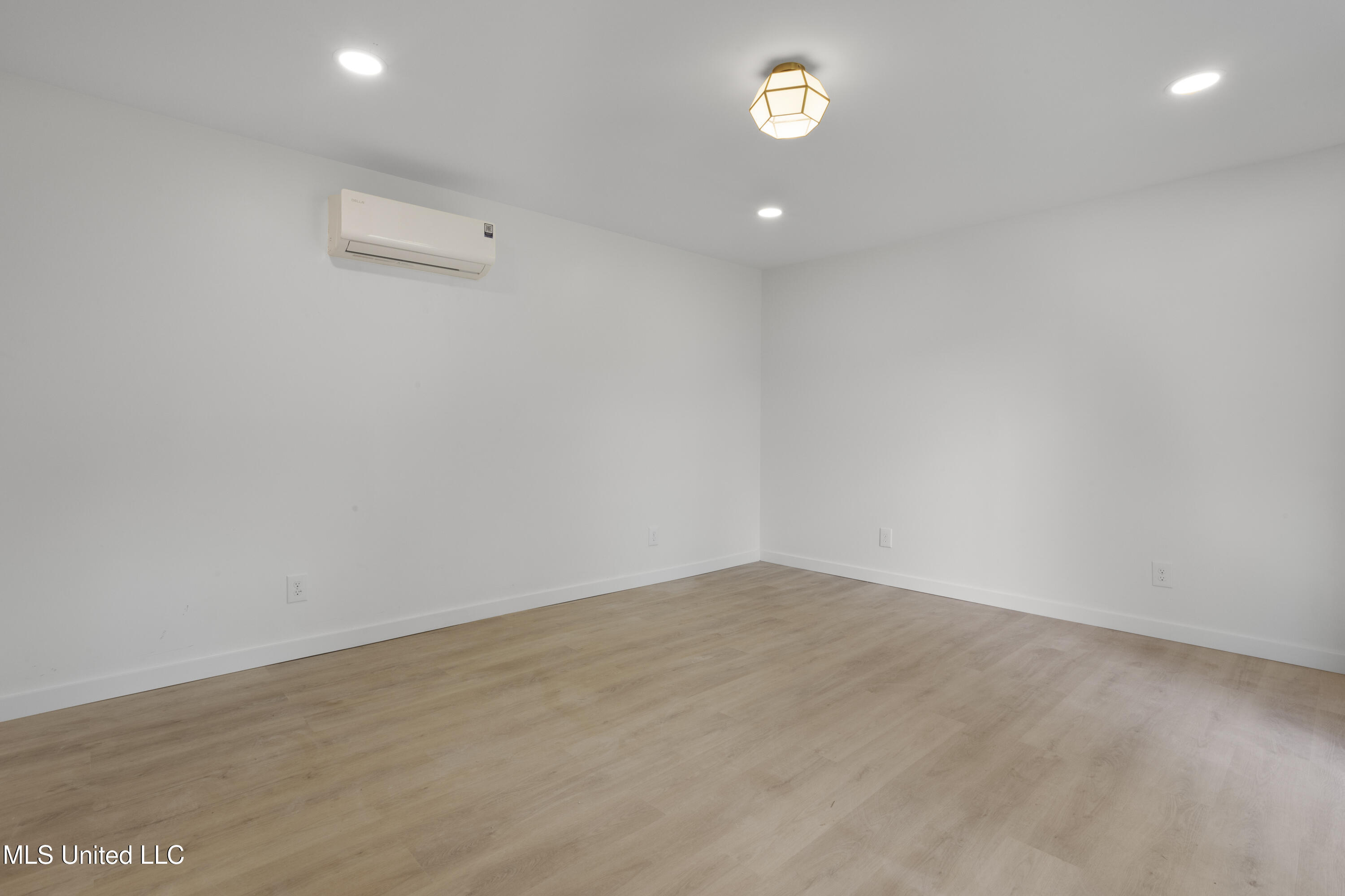 409 Woody Circle