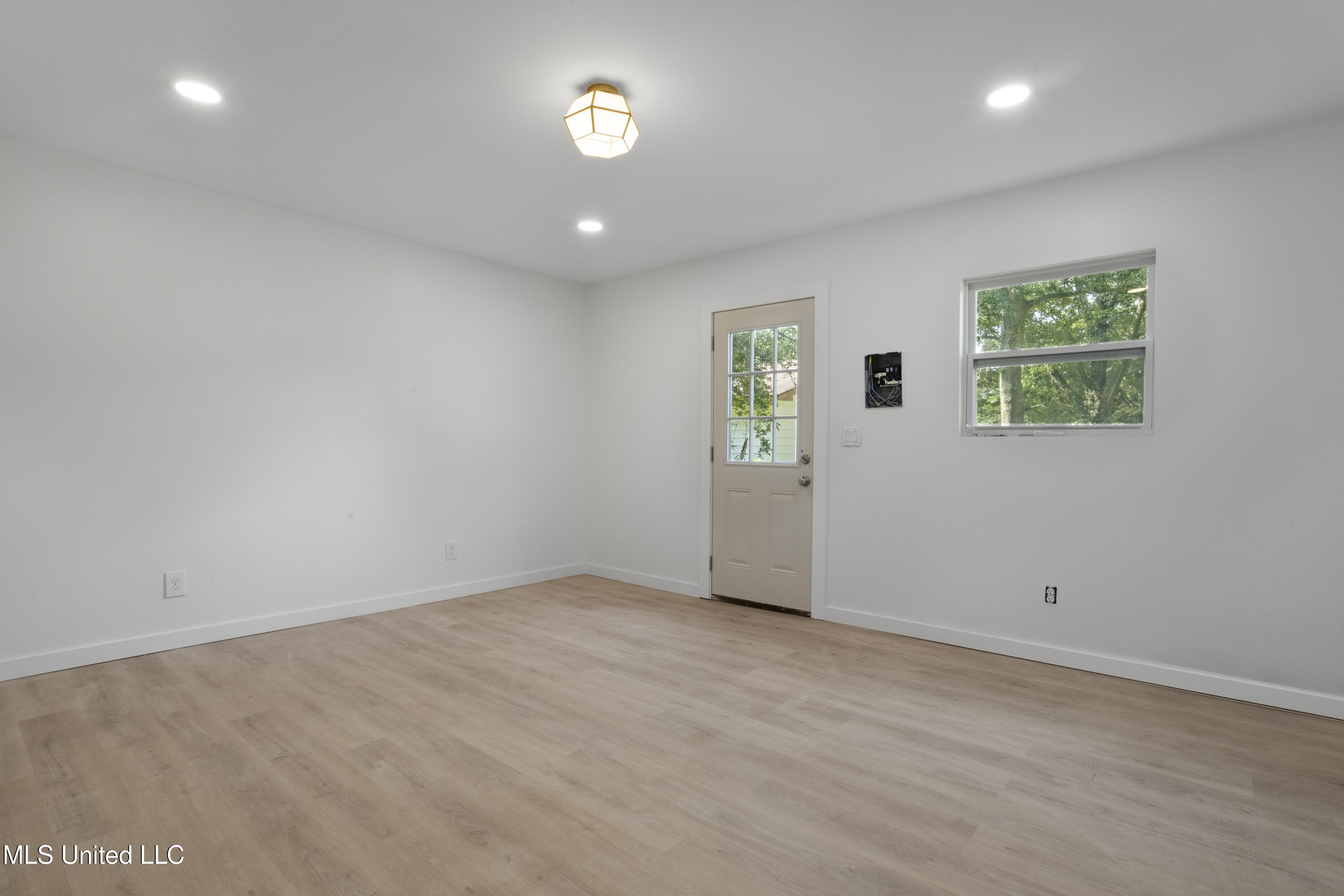 409 Woody Circle
