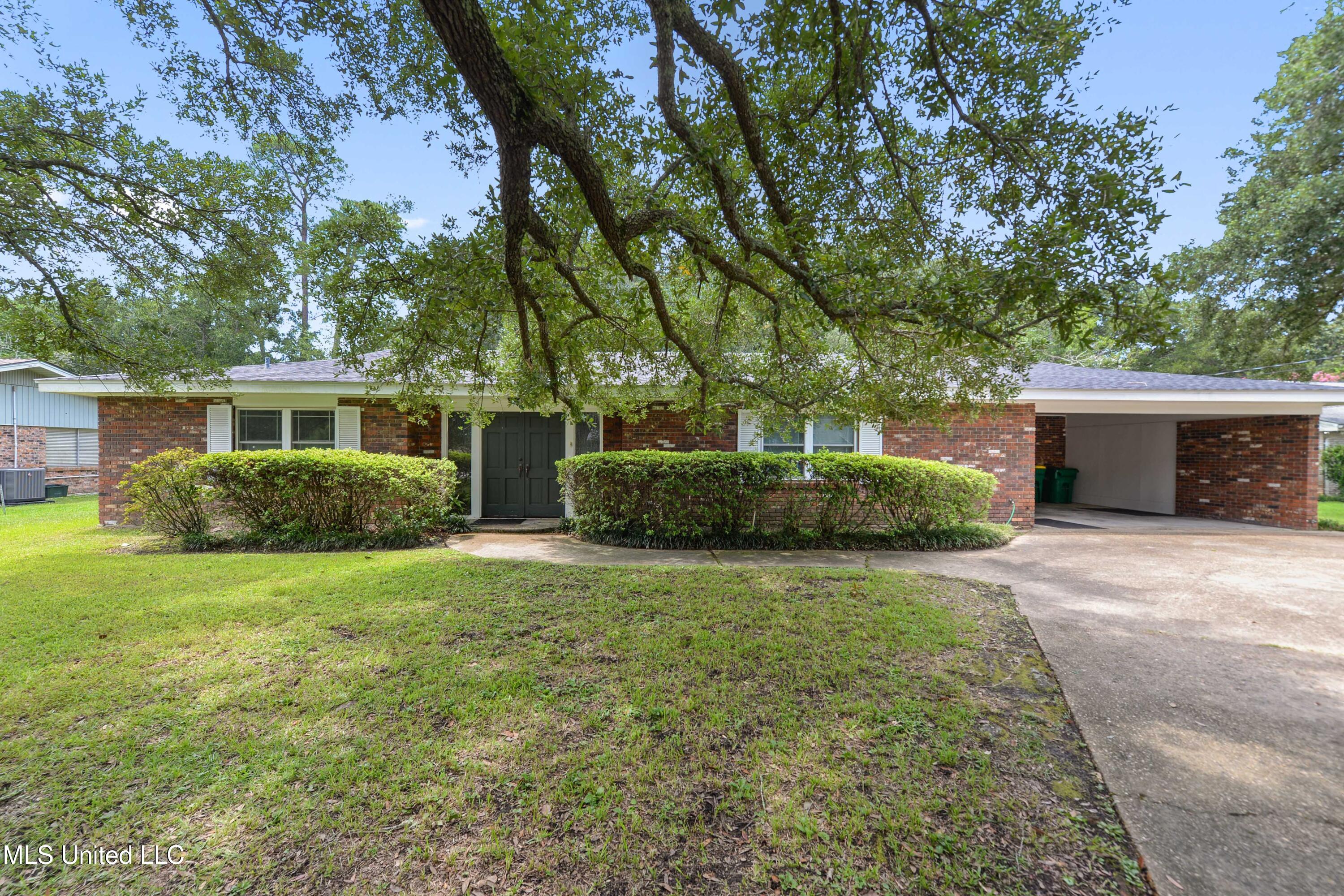 13821 E. El Bonita Drive