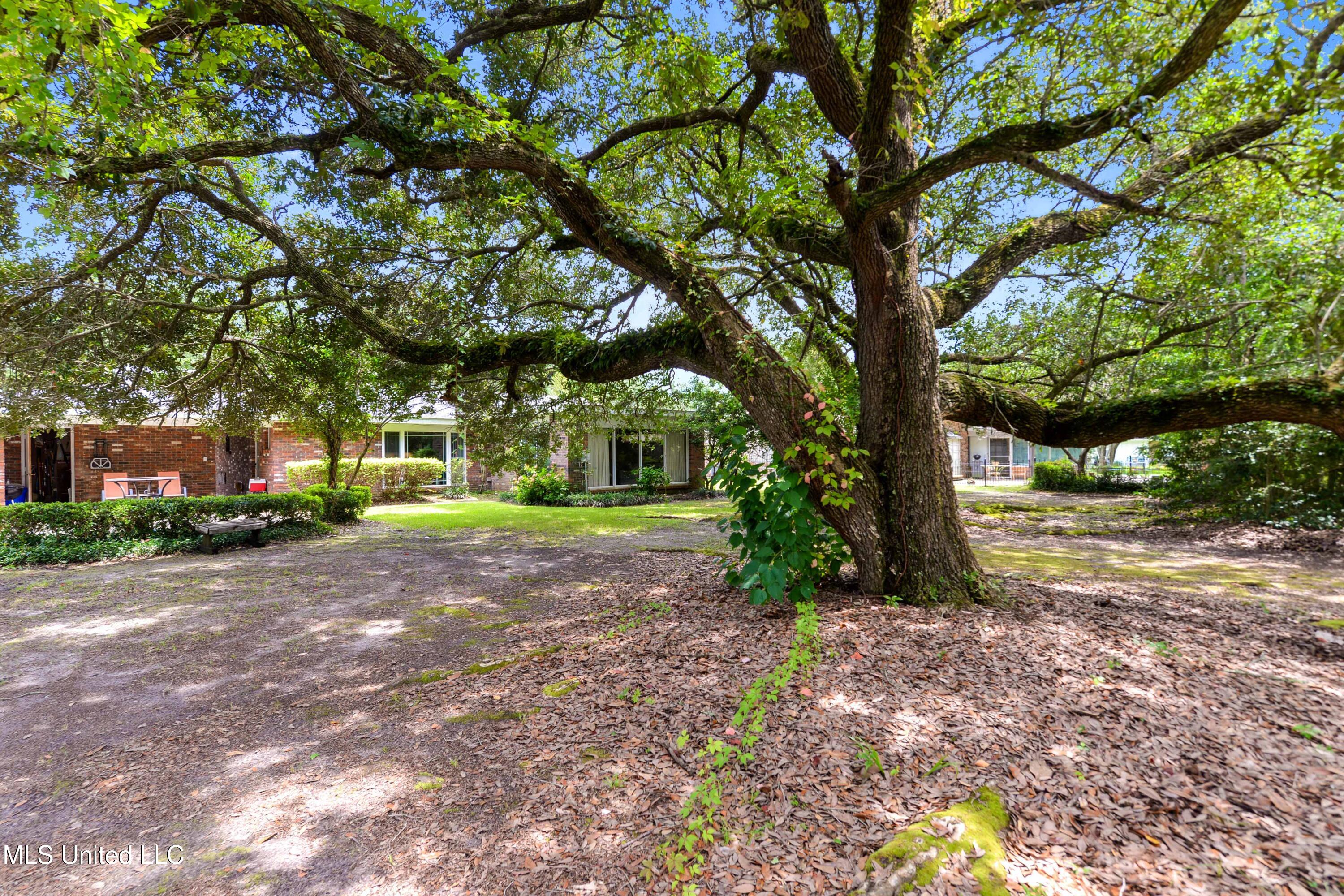13821 E. El Bonita Drive