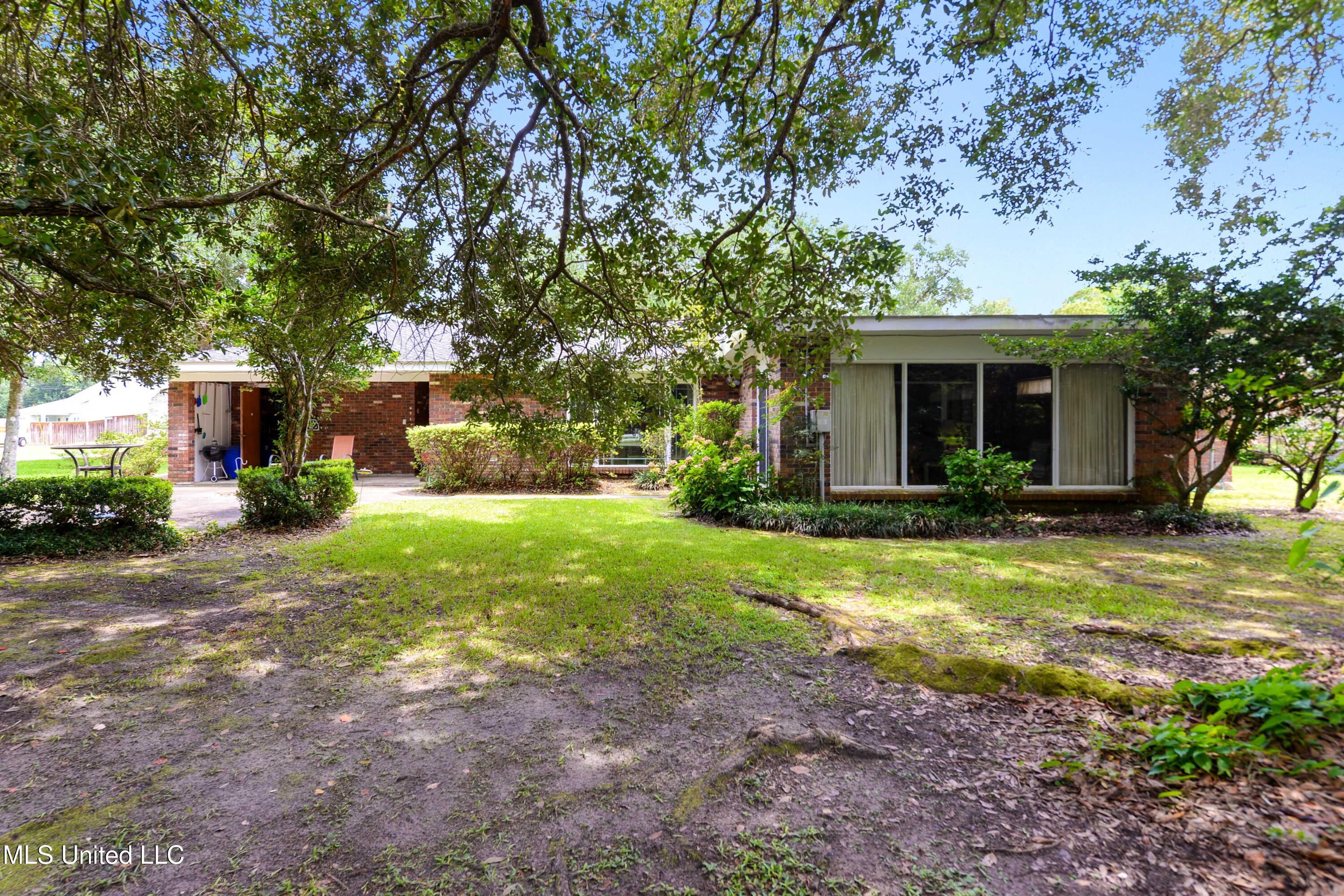 13821 E. El Bonita Drive