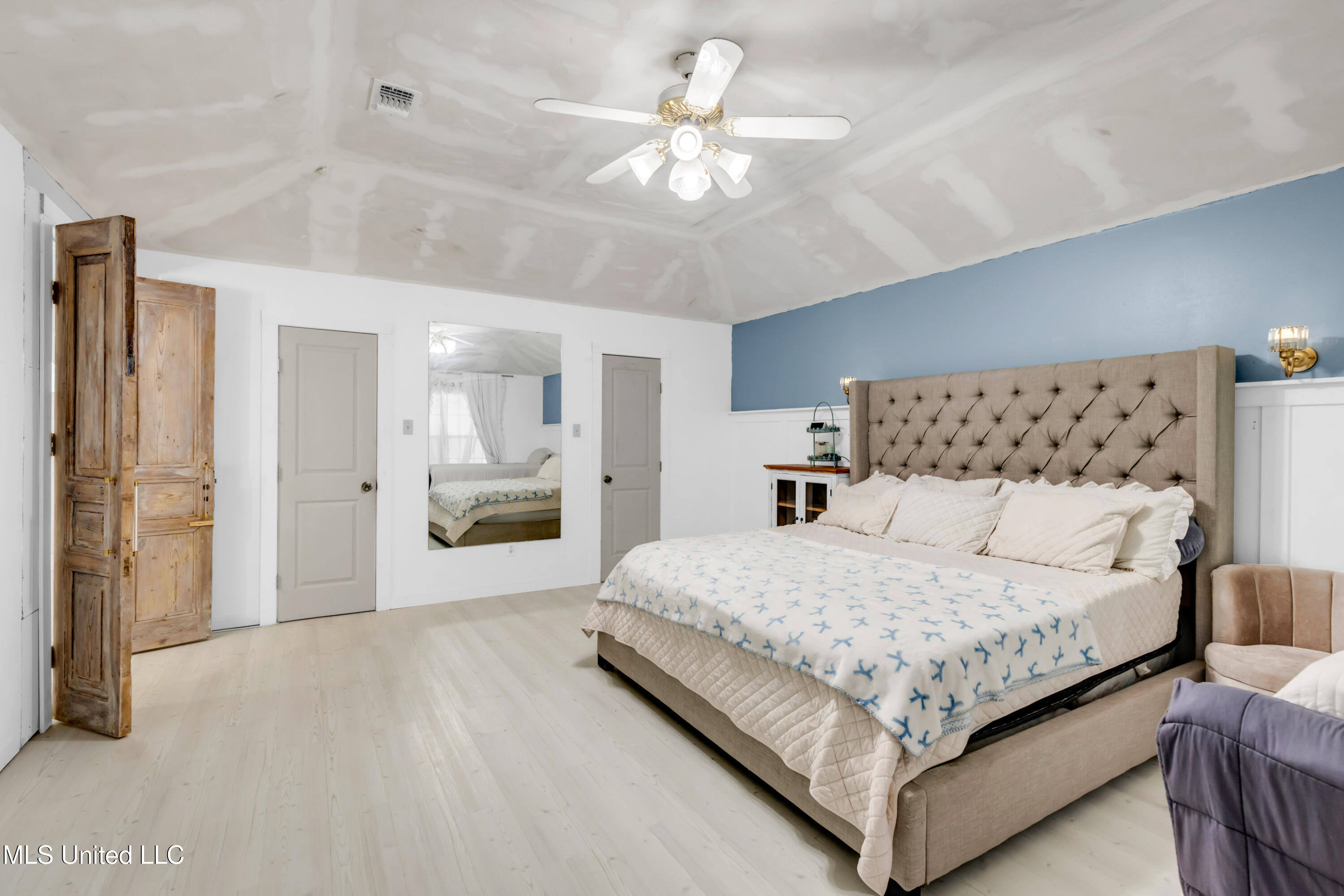 11512 Holly Bluff Circle