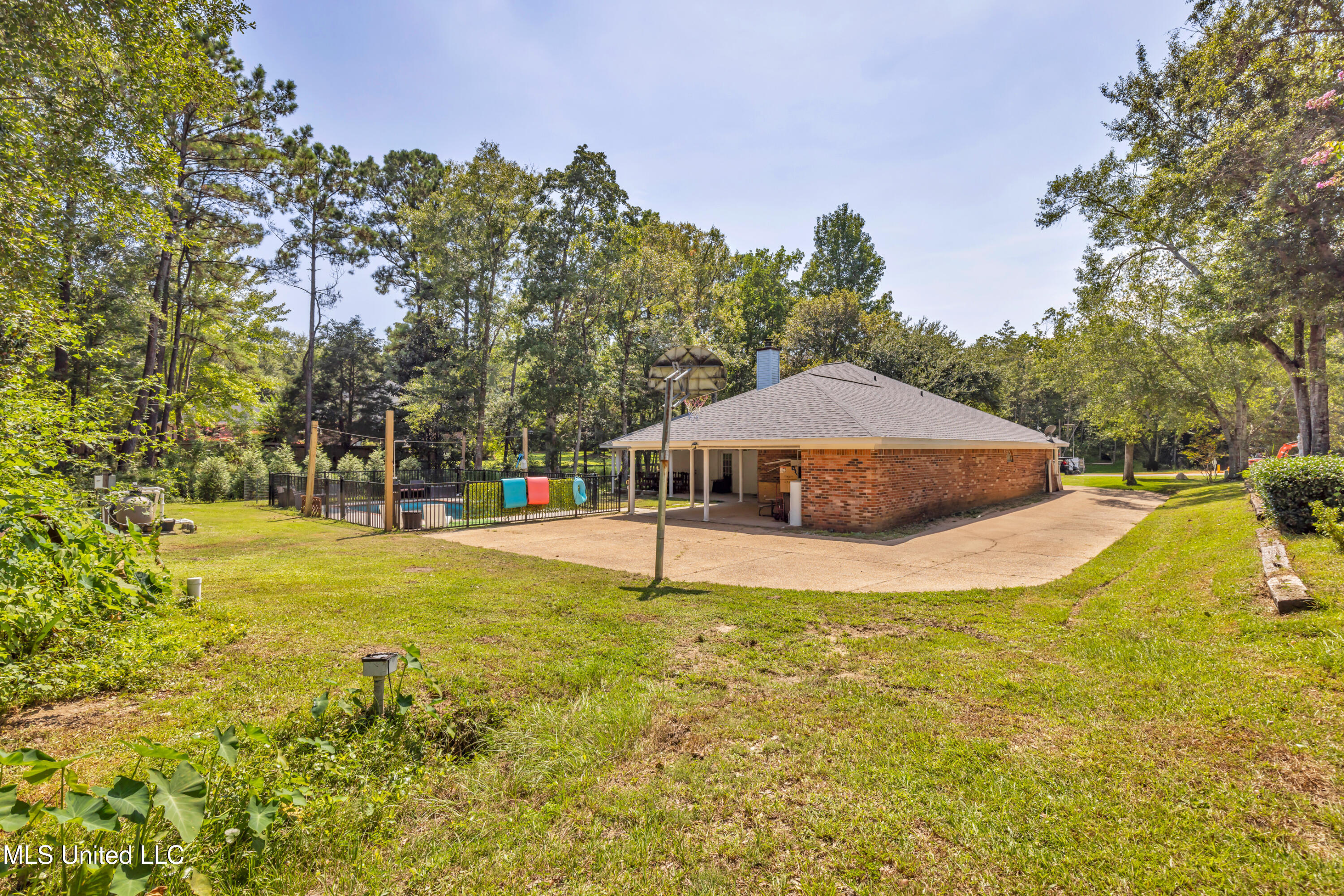 11512 Holly Bluff Circle