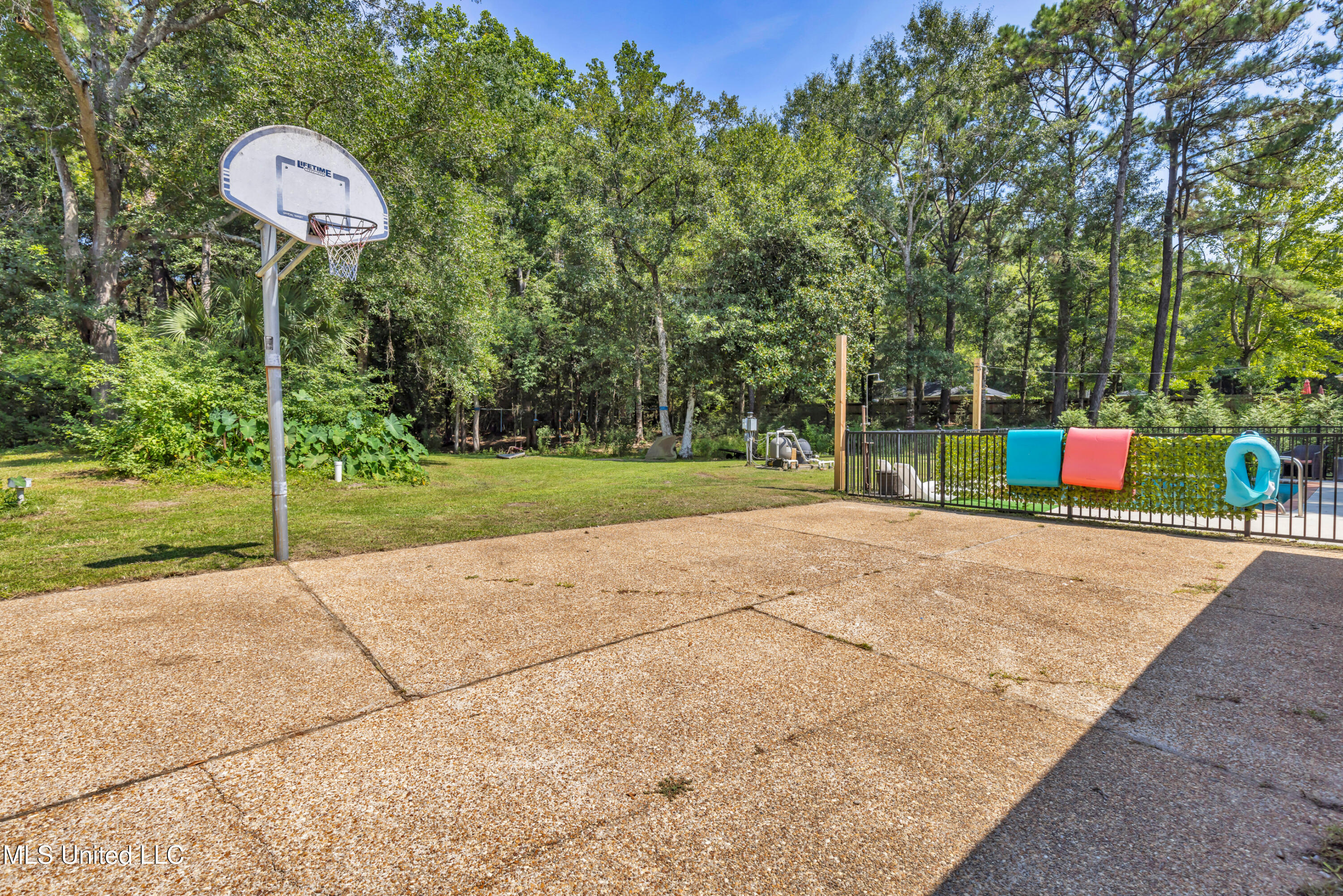 11512 Holly Bluff Circle