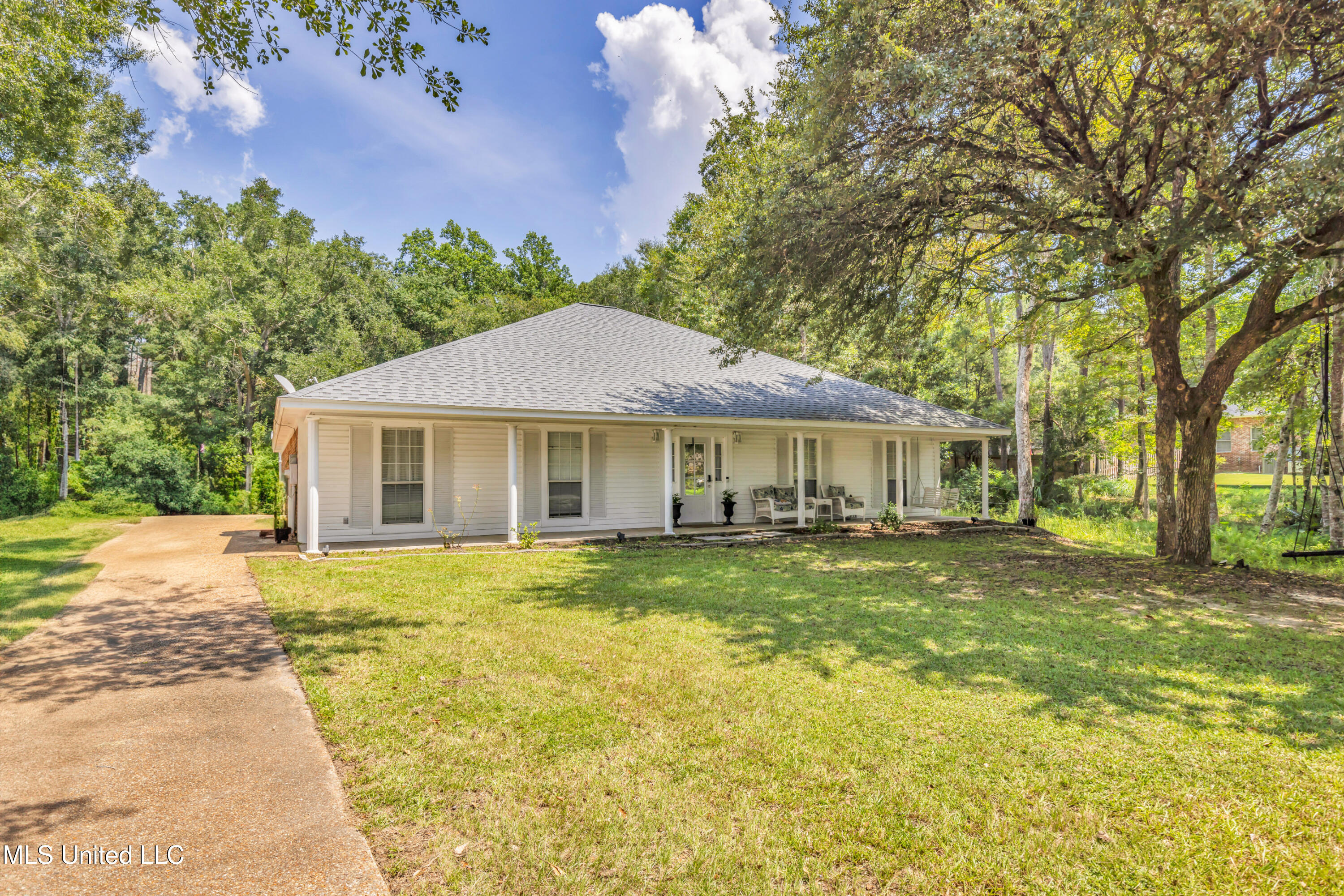 11512 Holly Bluff Circle