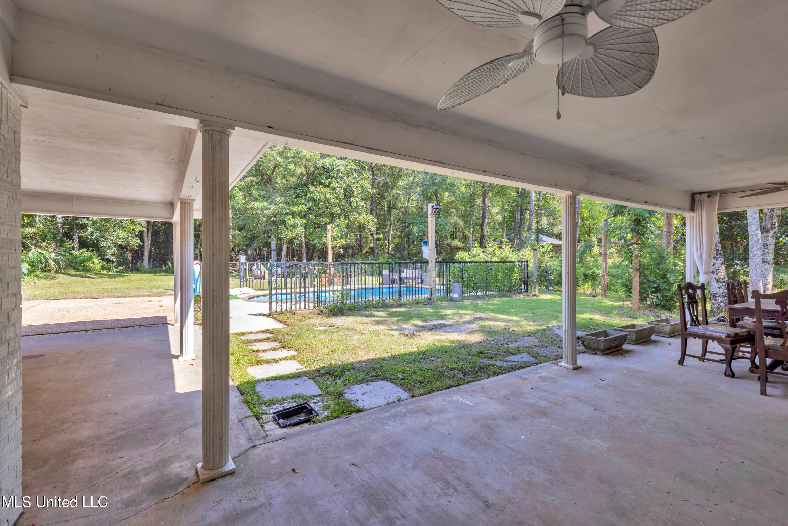 11512 Holly Bluff Circle