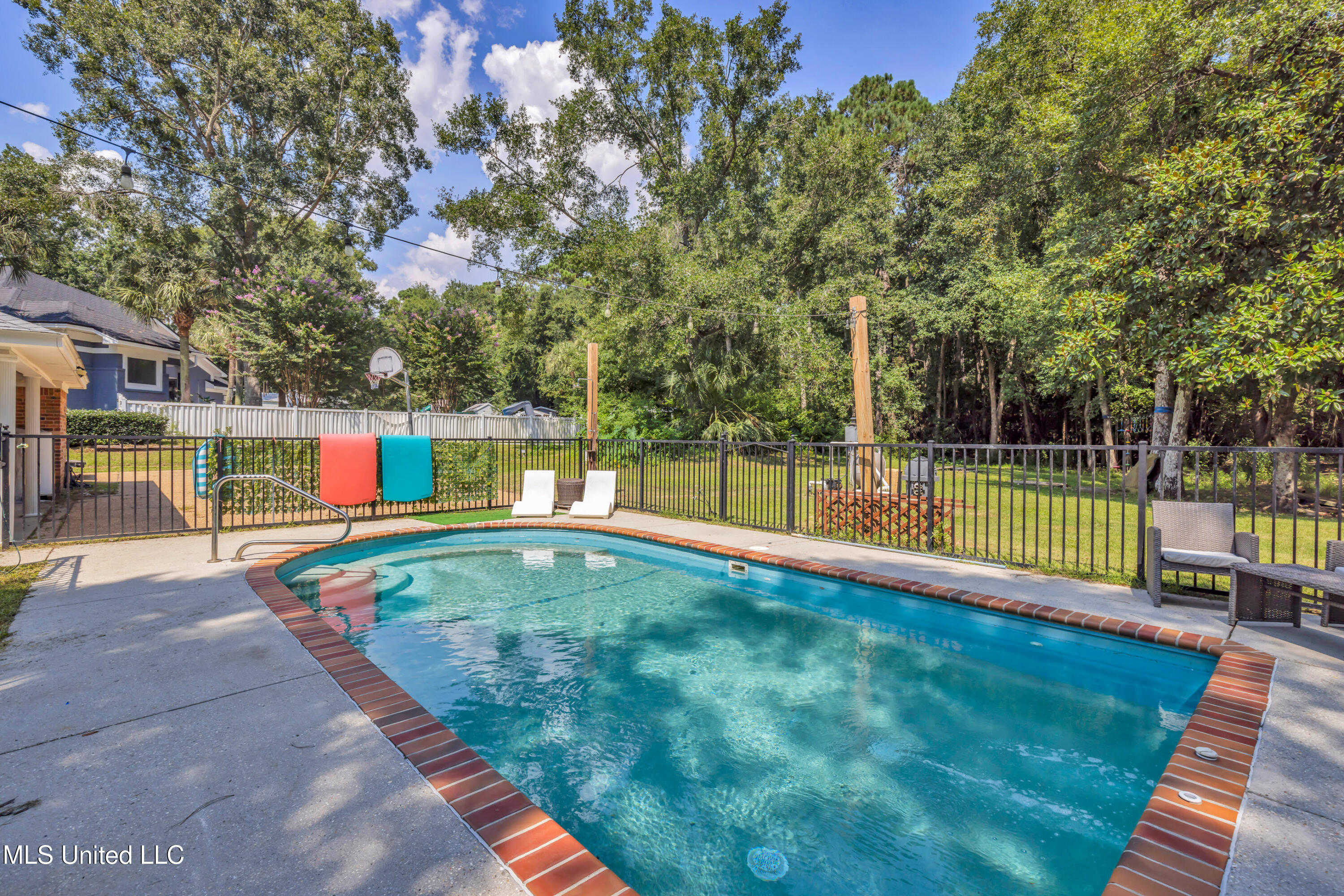 11512 Holly Bluff Circle