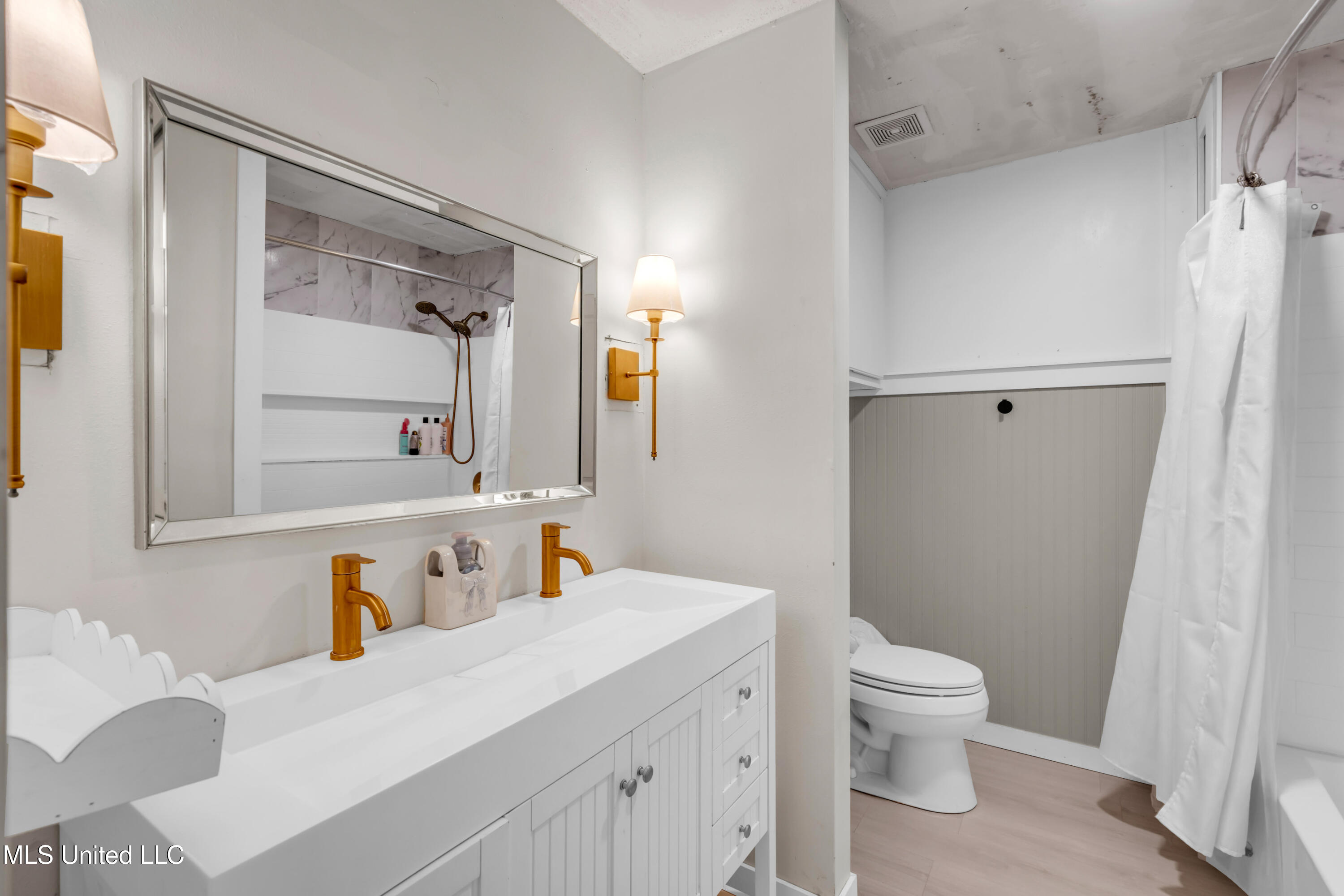 11512 Holly Bluff Circle
