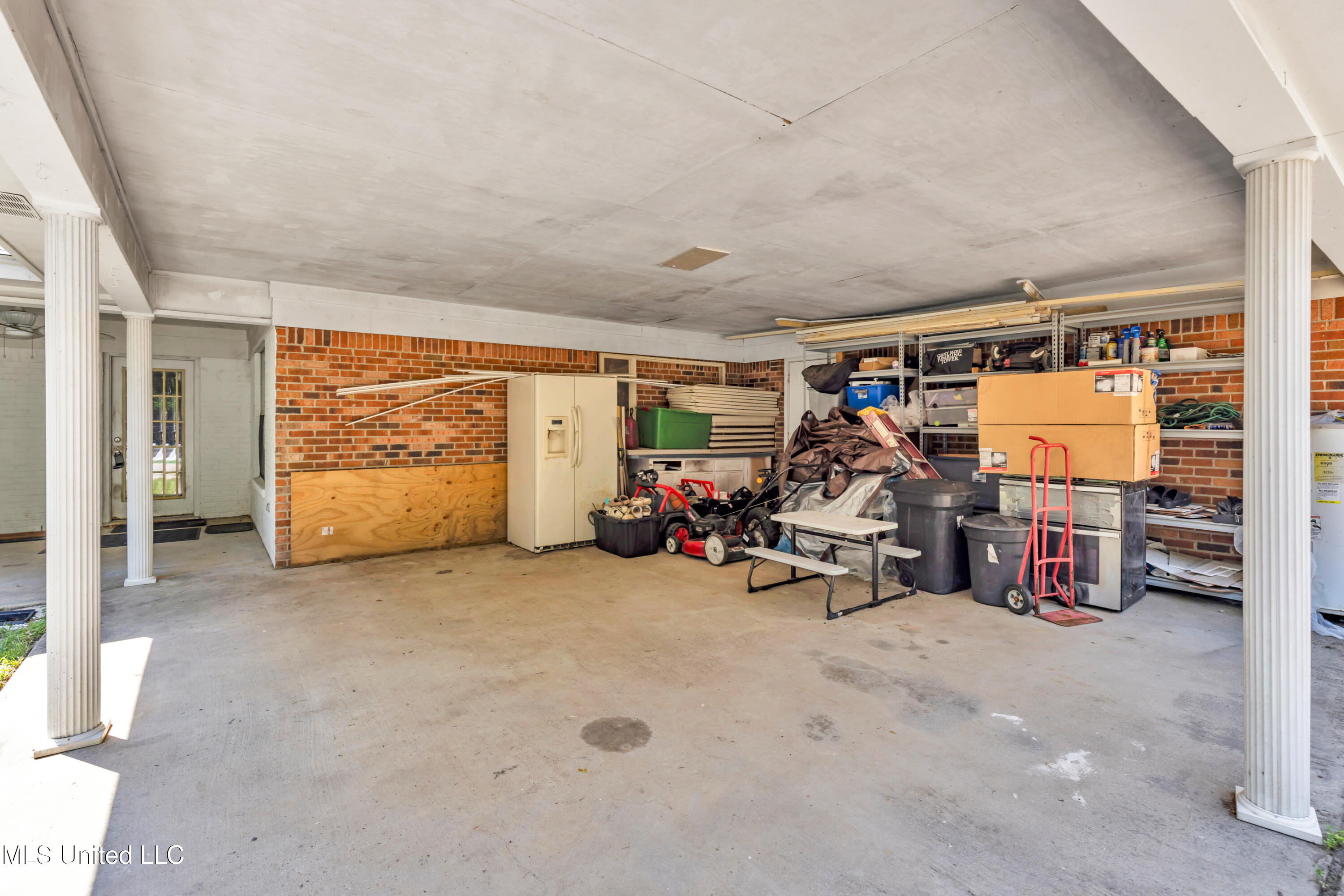 11512 Holly Bluff Circle