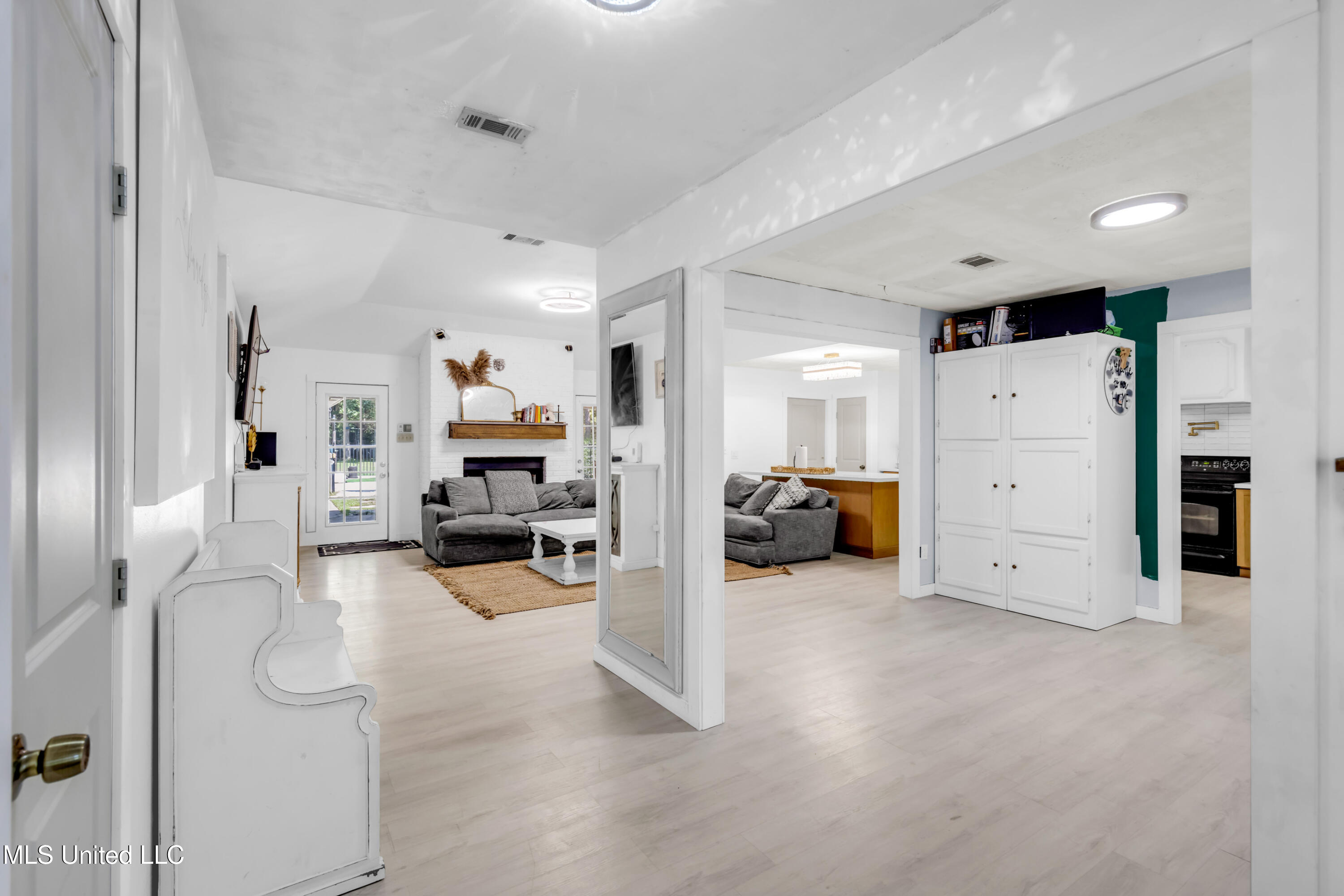 11512 Holly Bluff Circle