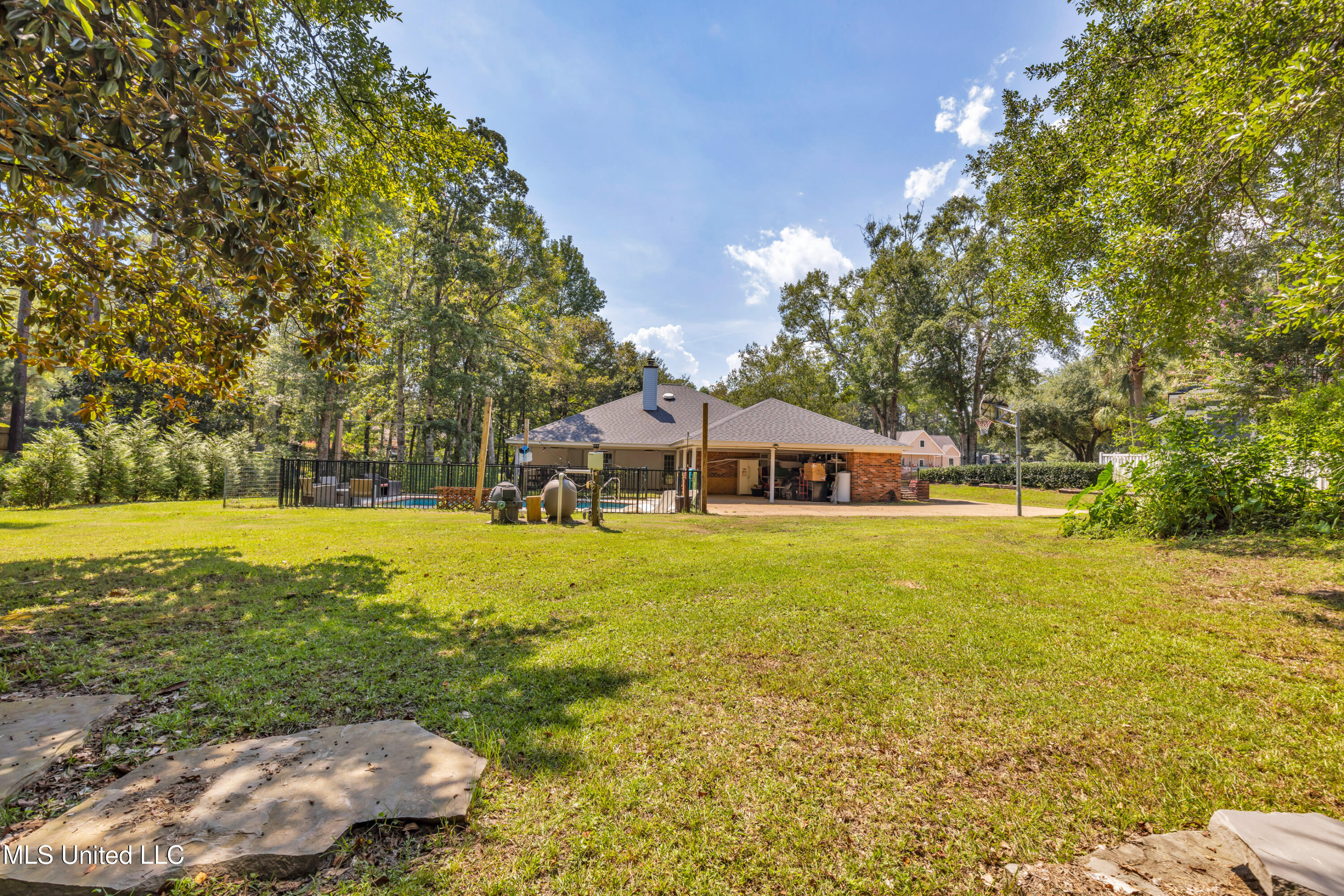 11512 Holly Bluff Circle