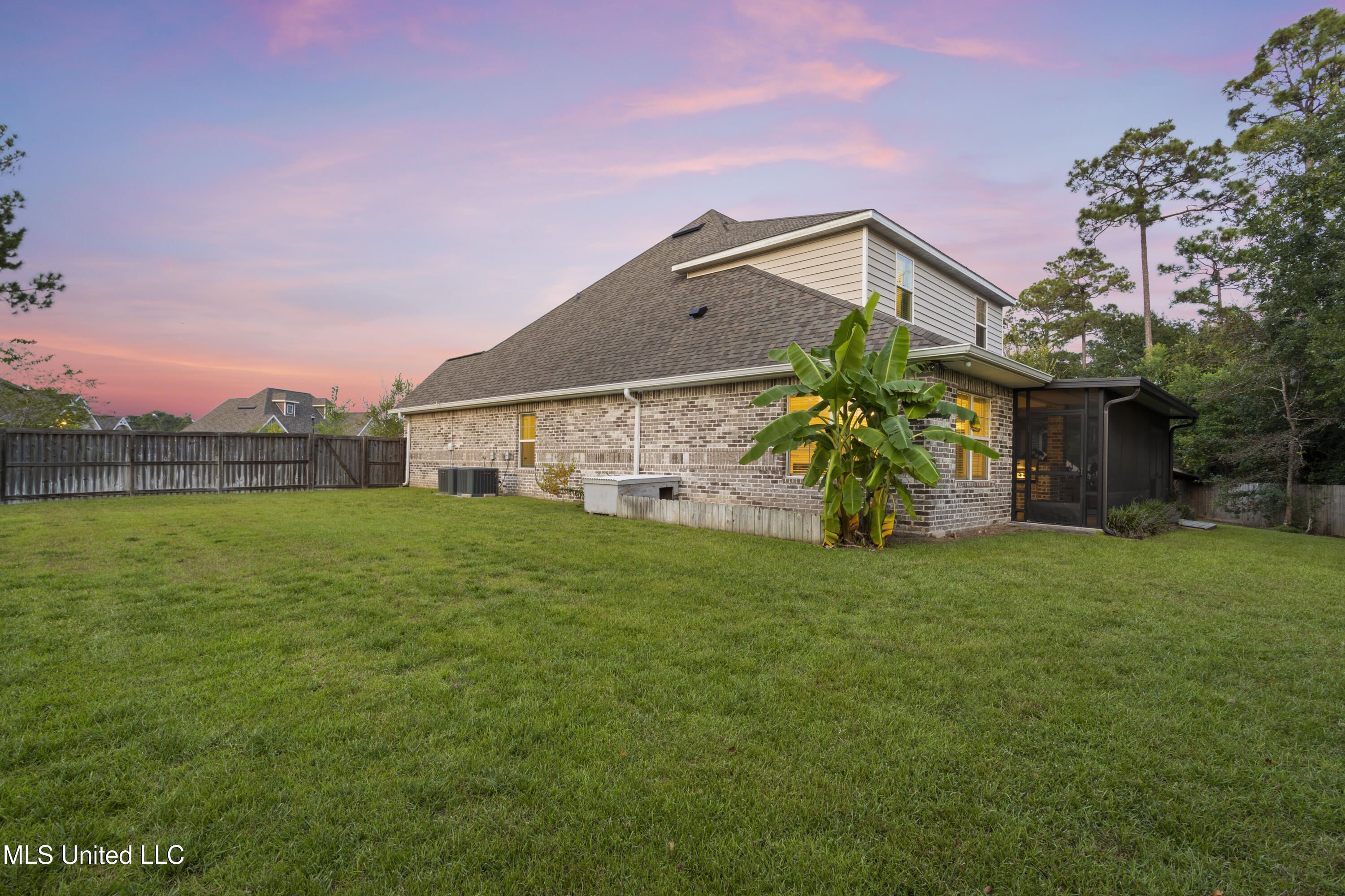 5807 Sylvester Street