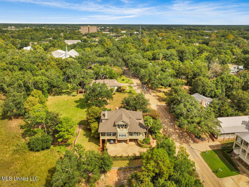 207 Washington Avenue