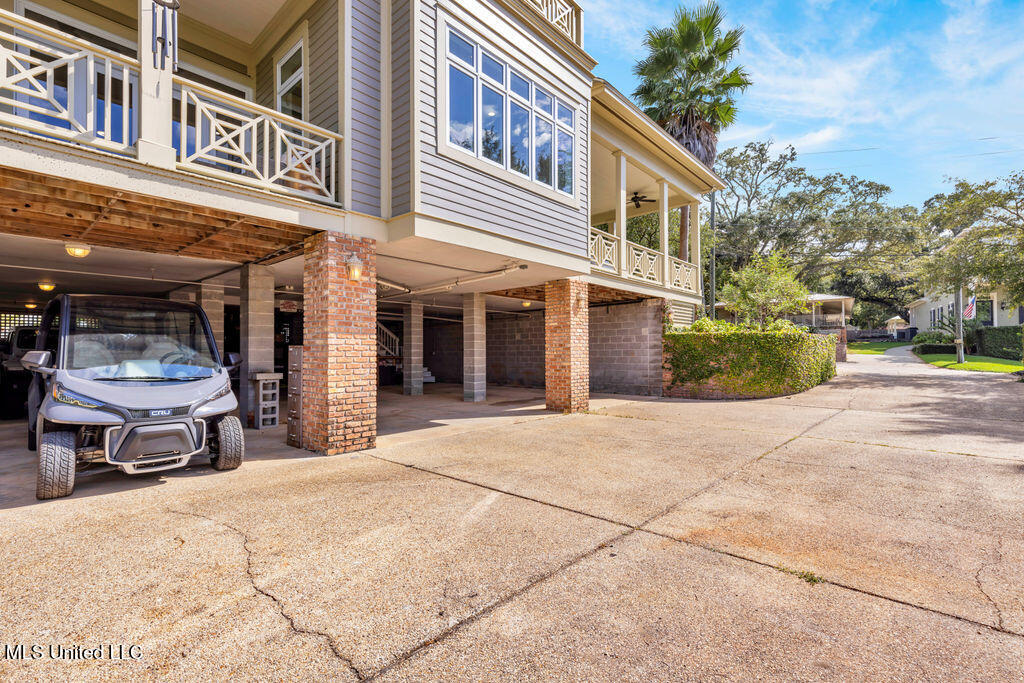 207 Washington Avenue