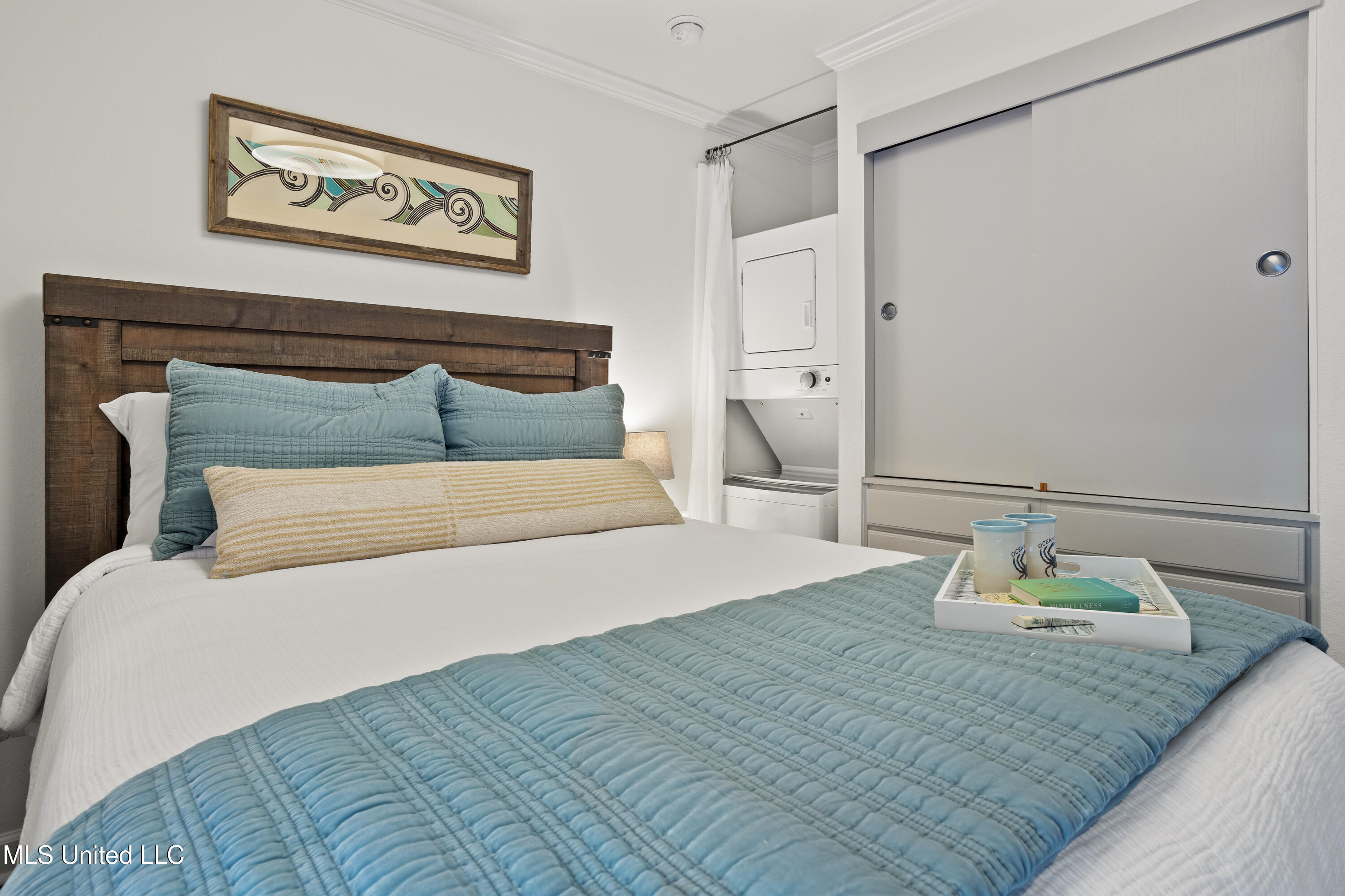 2207 Government Street, 13