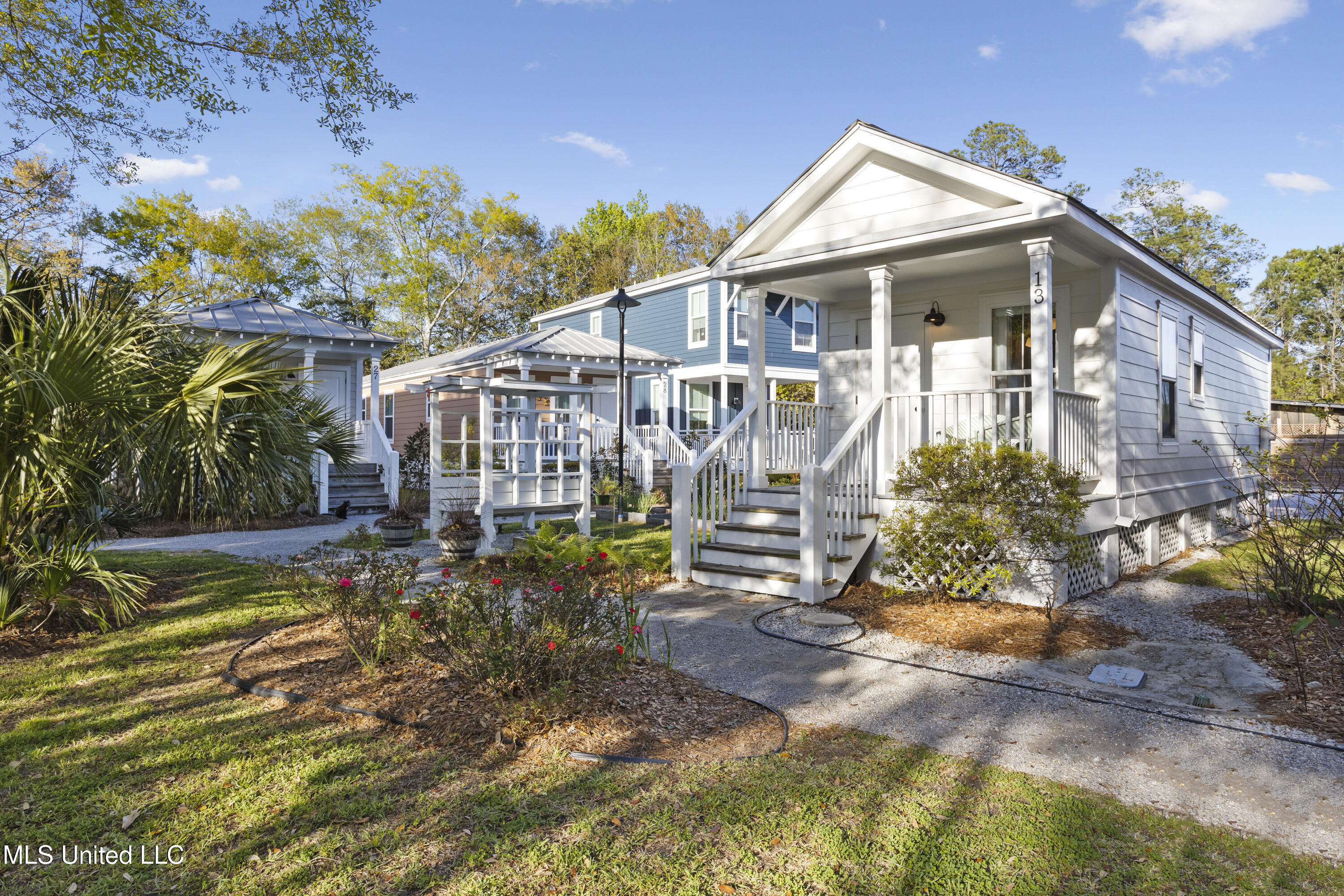 2207 Government Street, 13