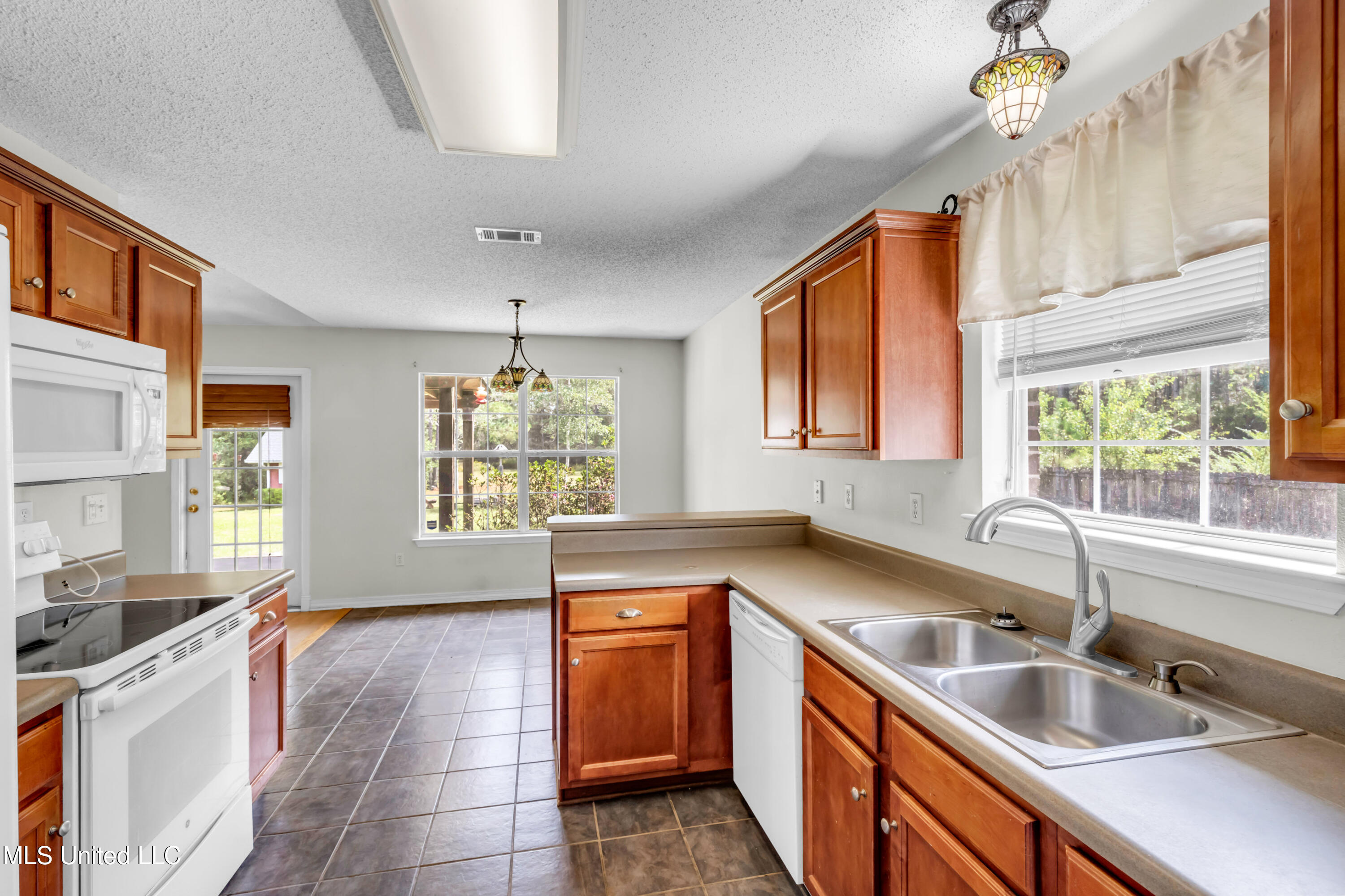 13601 Virginia Street