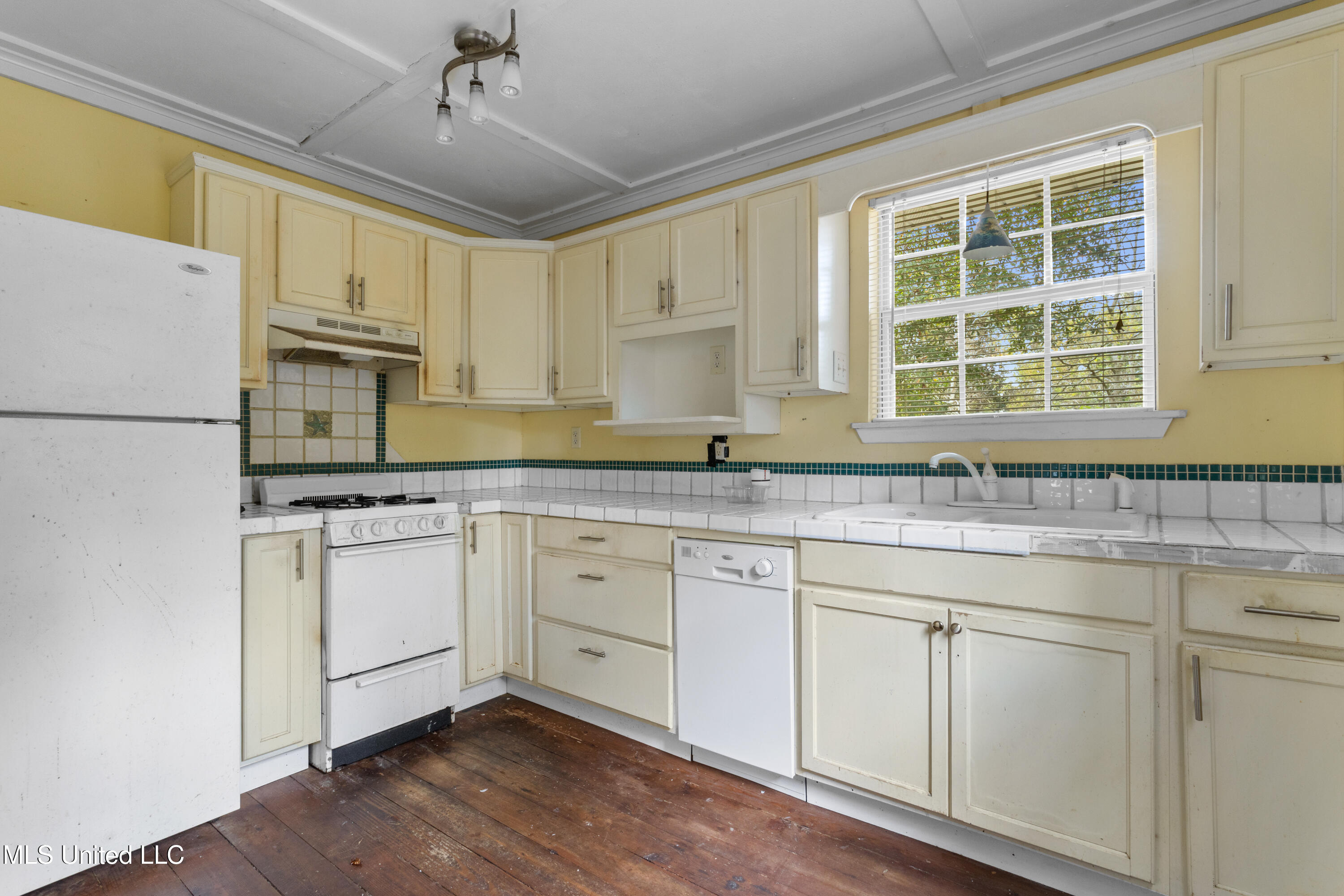 605/607 Russell Avenue