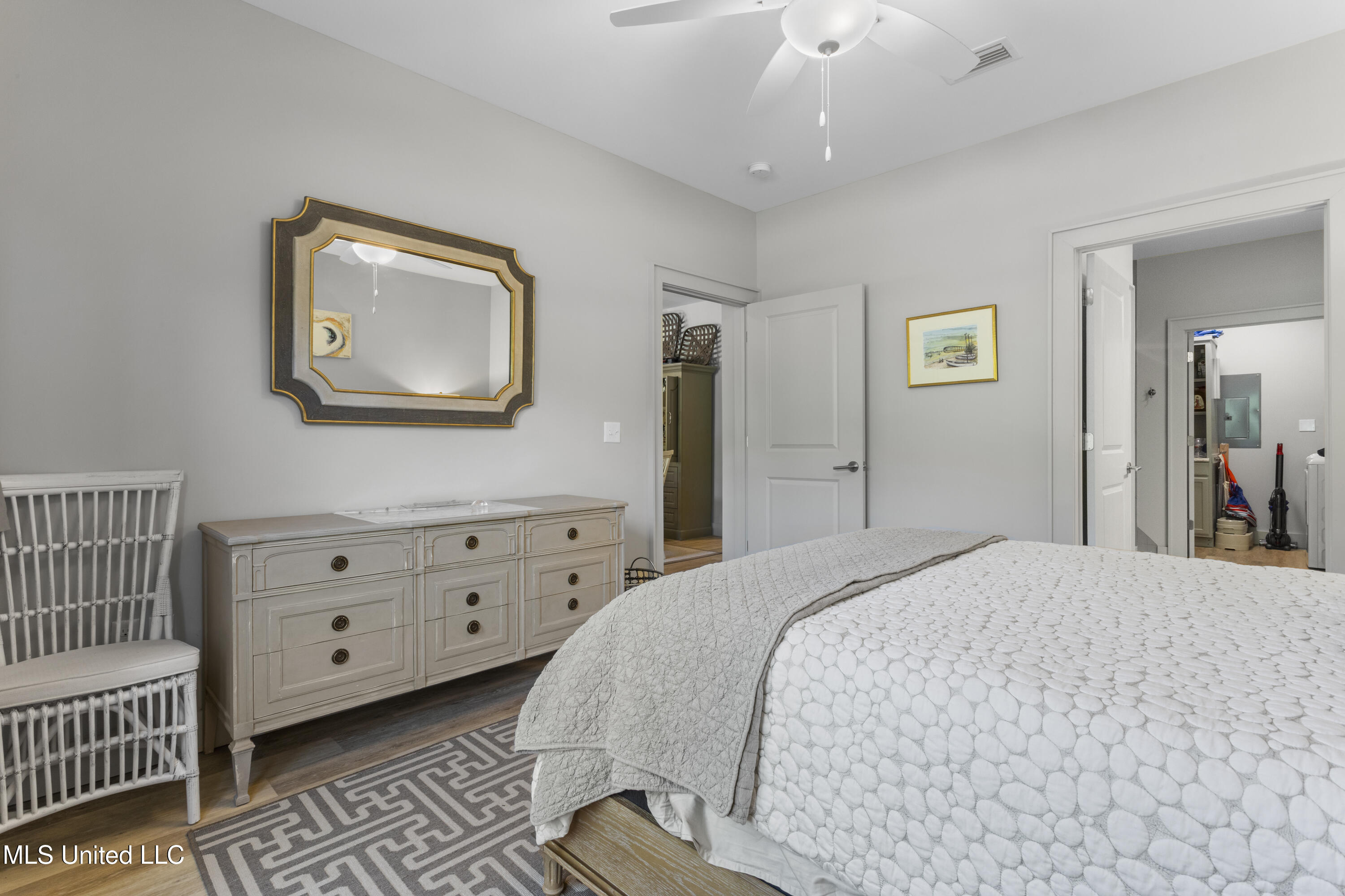 2501 Bienville Boulevard, 517