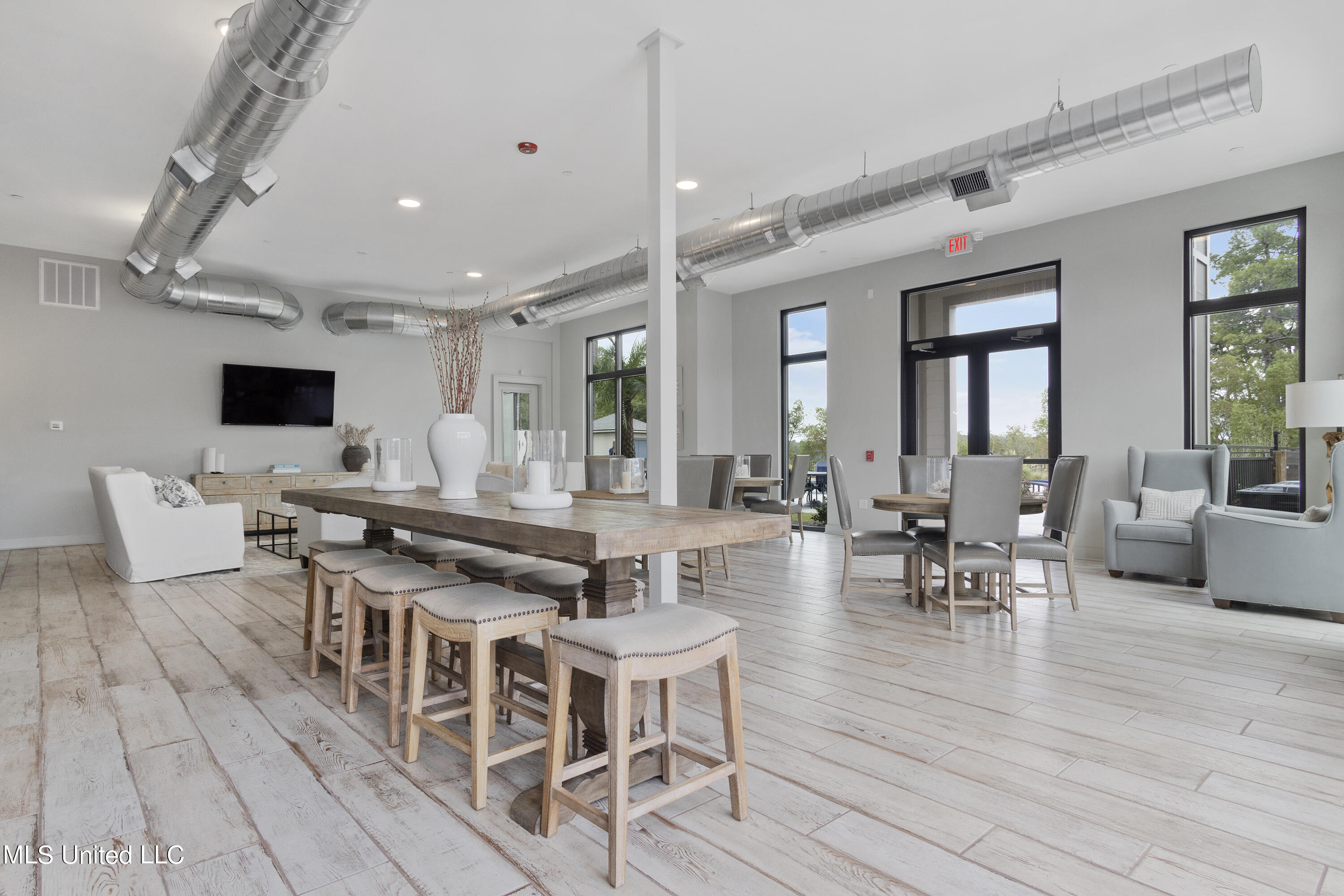 2501 Bienville Boulevard, 517