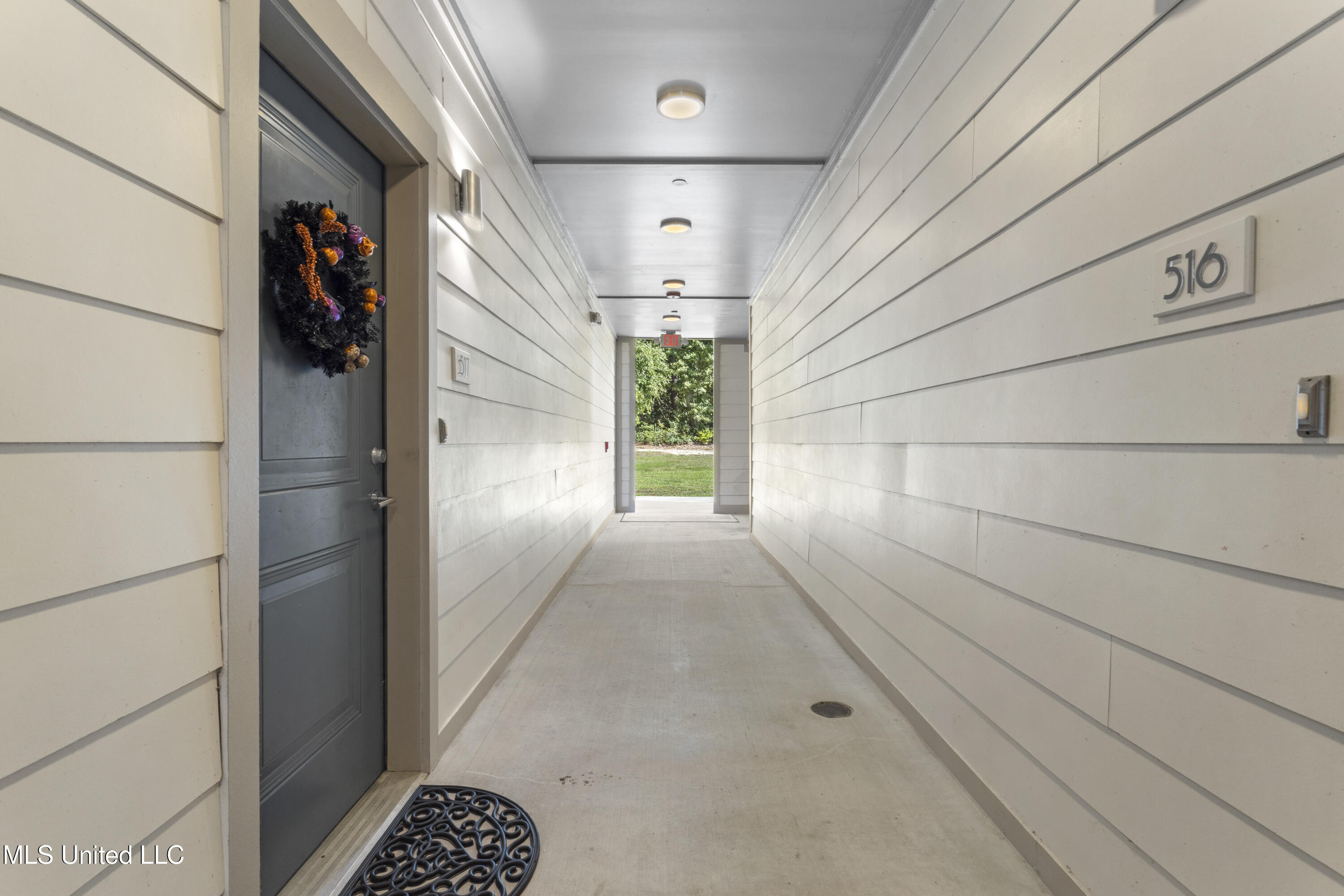 2501 Bienville Boulevard, 517