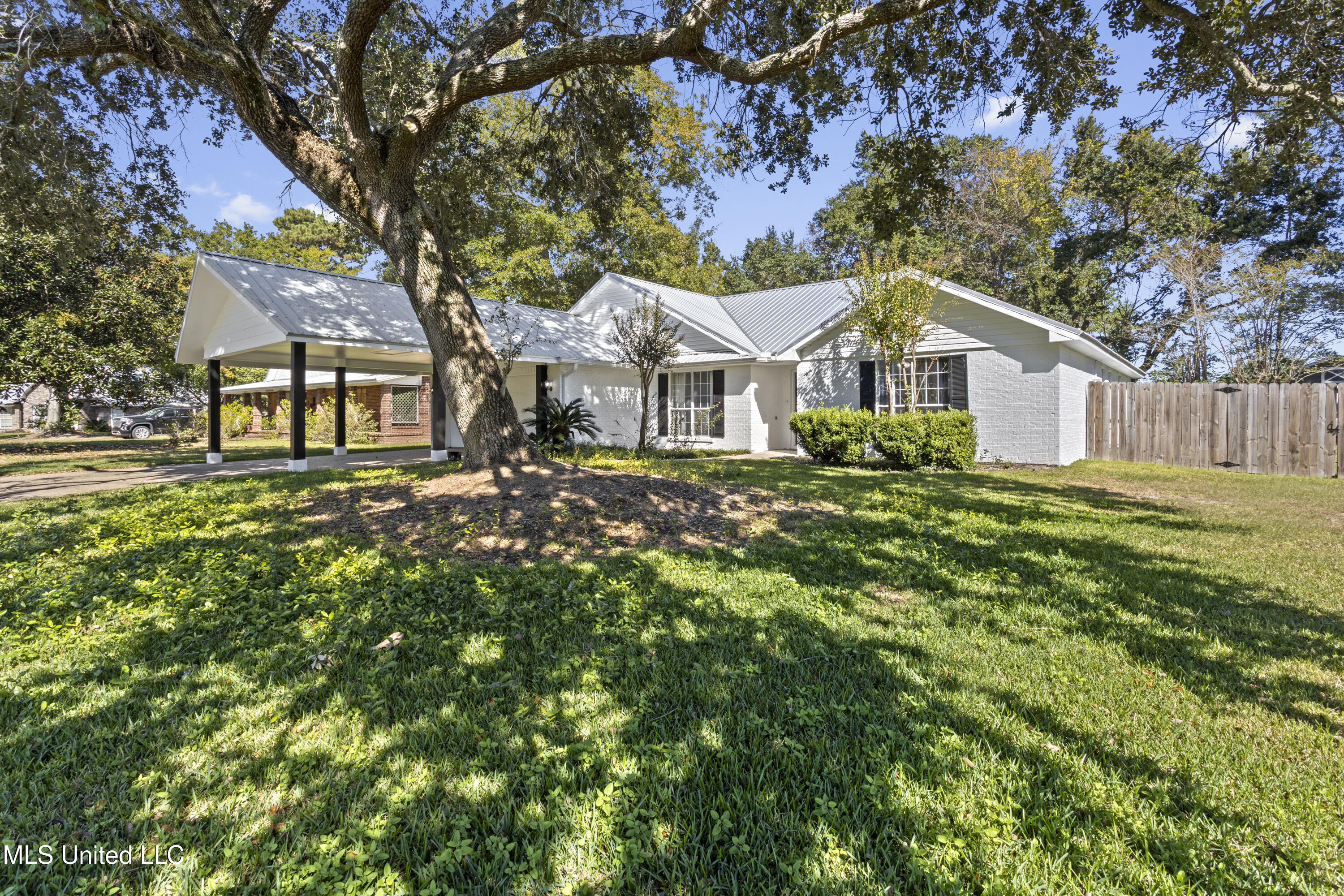 13313 Hollow Oak Lane