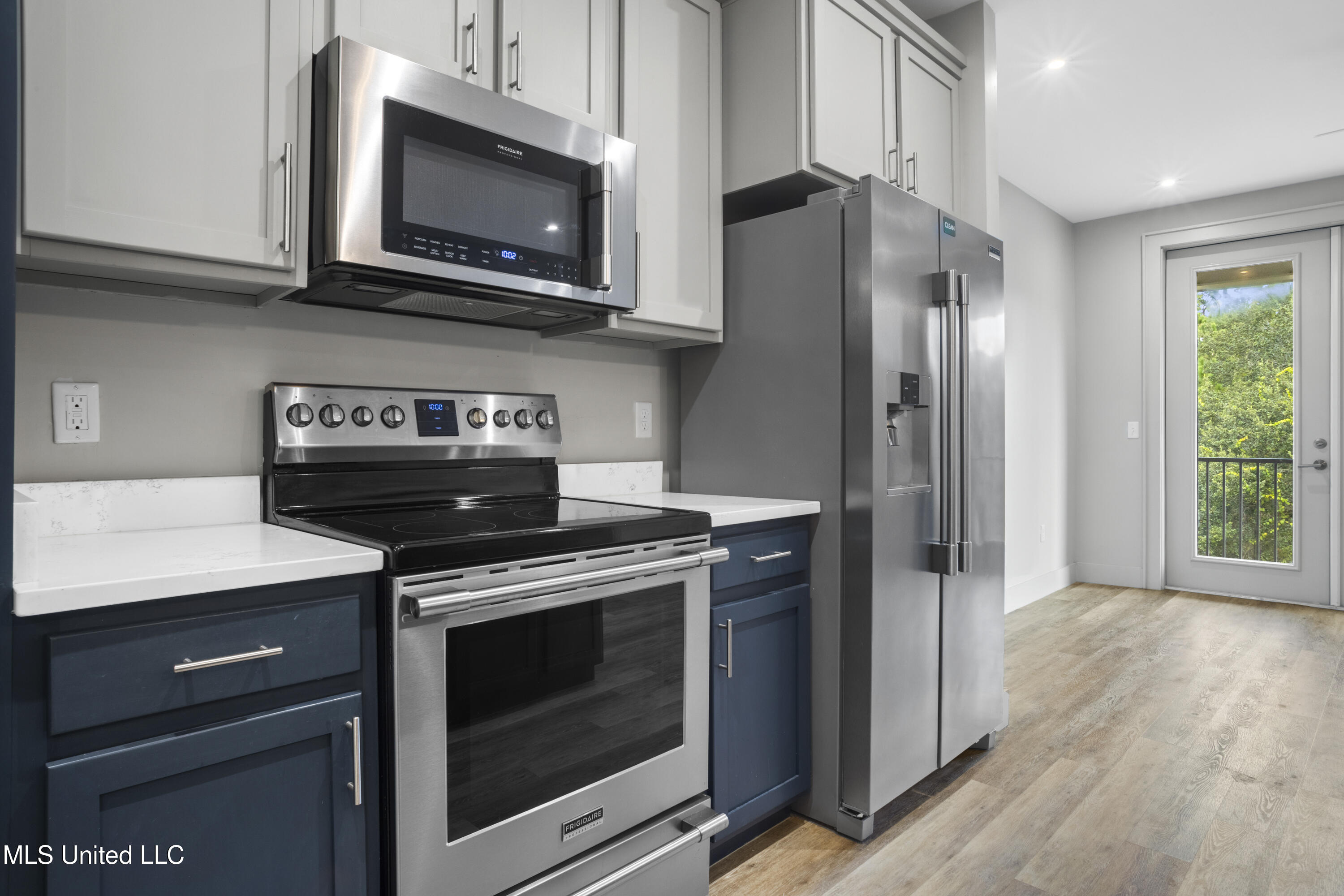 2501 Bienville Boulevard, 435