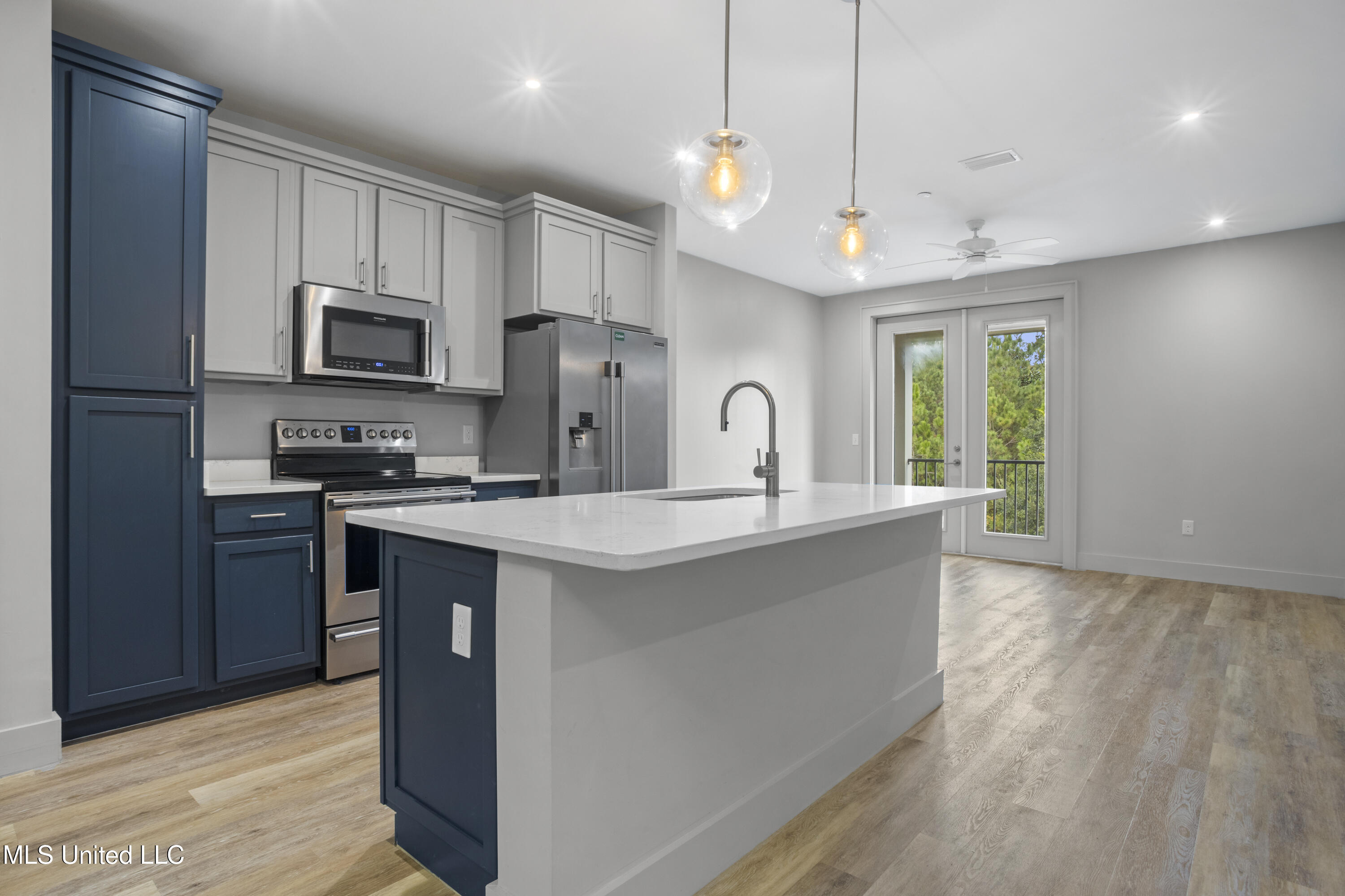 2501 Bienville Boulevard, 435