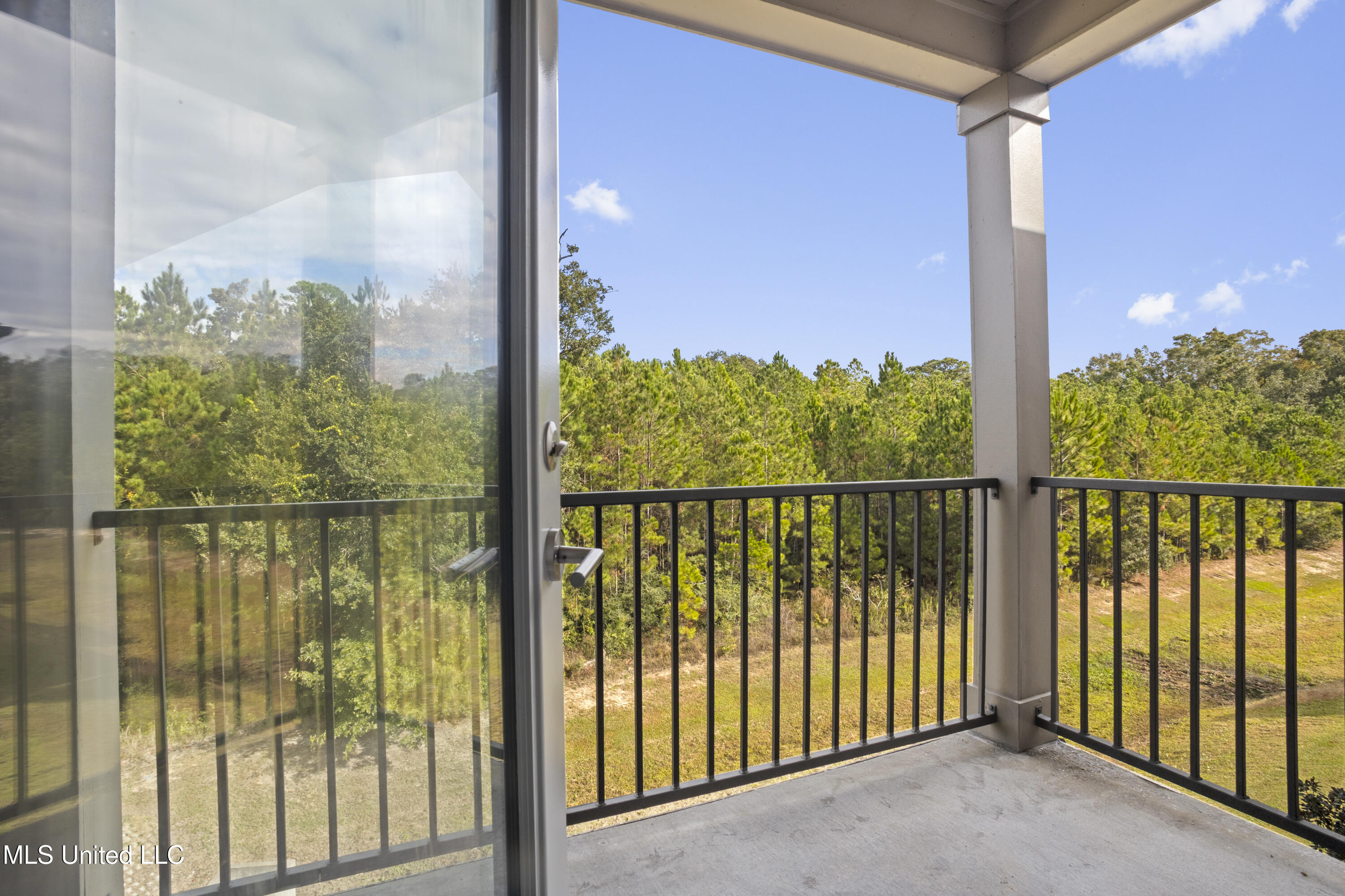 2501 Bienville Boulevard, 435