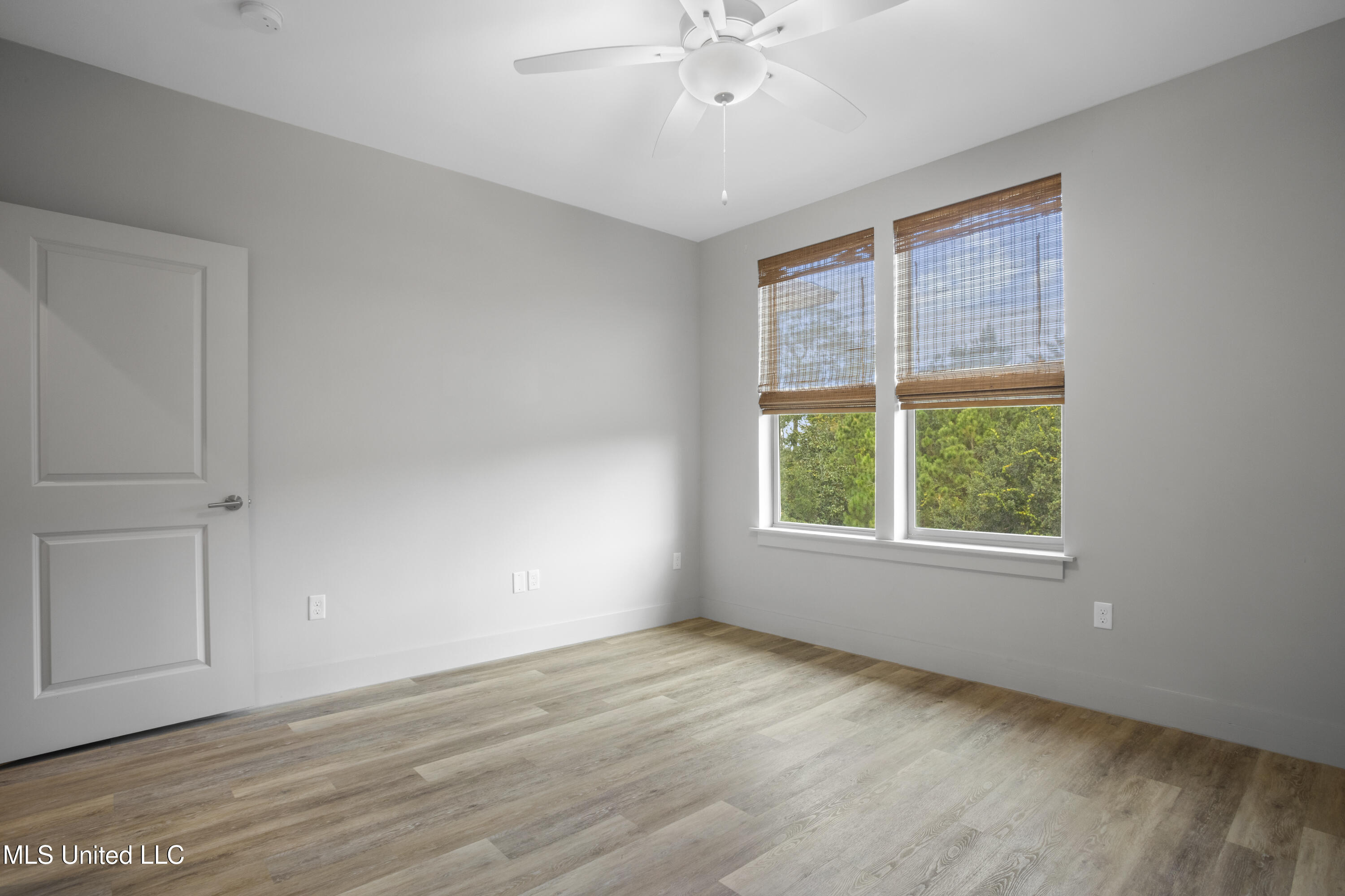 2501 Bienville Boulevard, 435