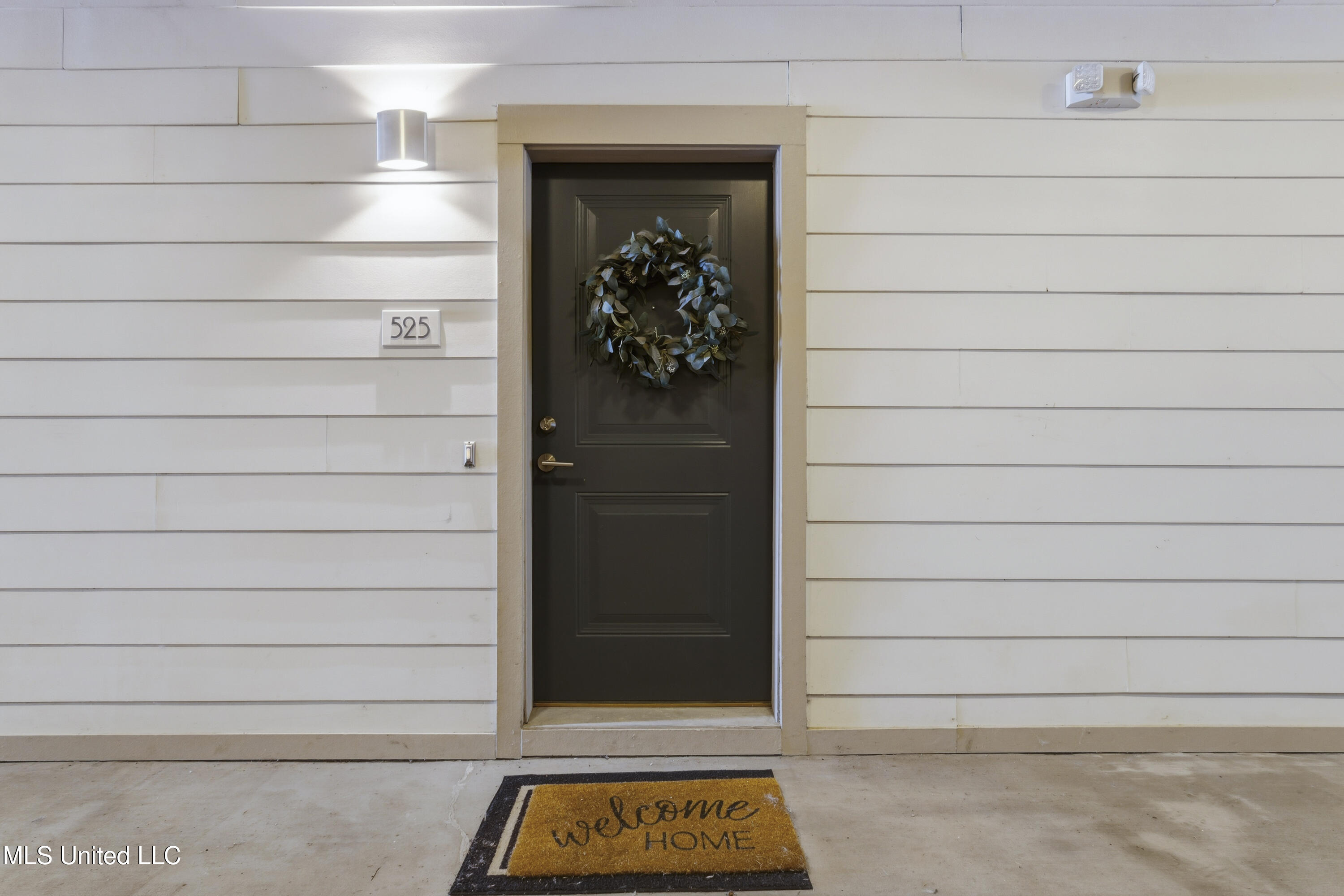 2501 Bienville Boulevard, 525