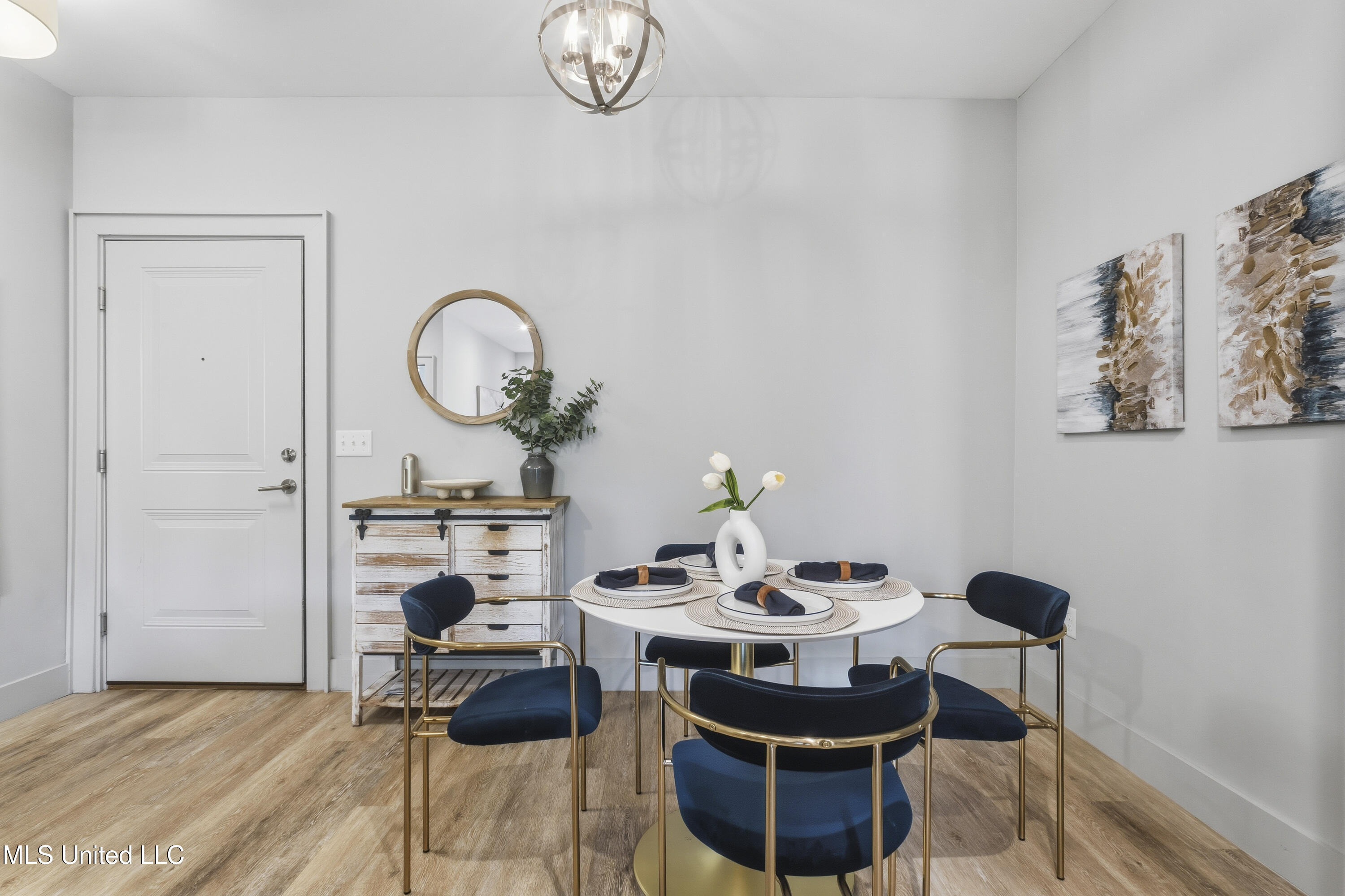 2501 Bienville Boulevard, 525