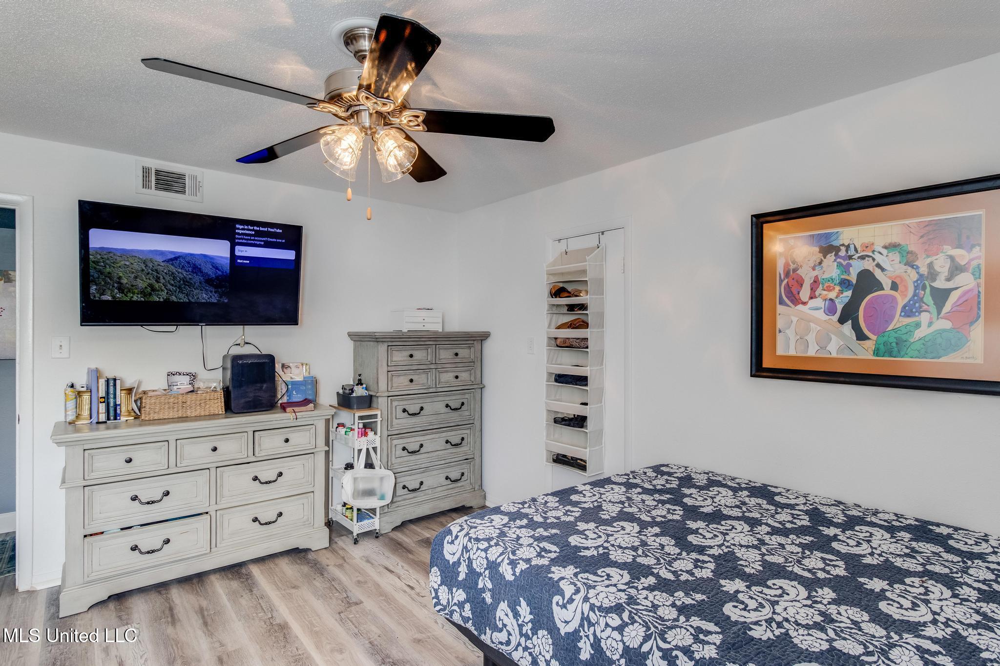 3230 Cumberland Road, 107