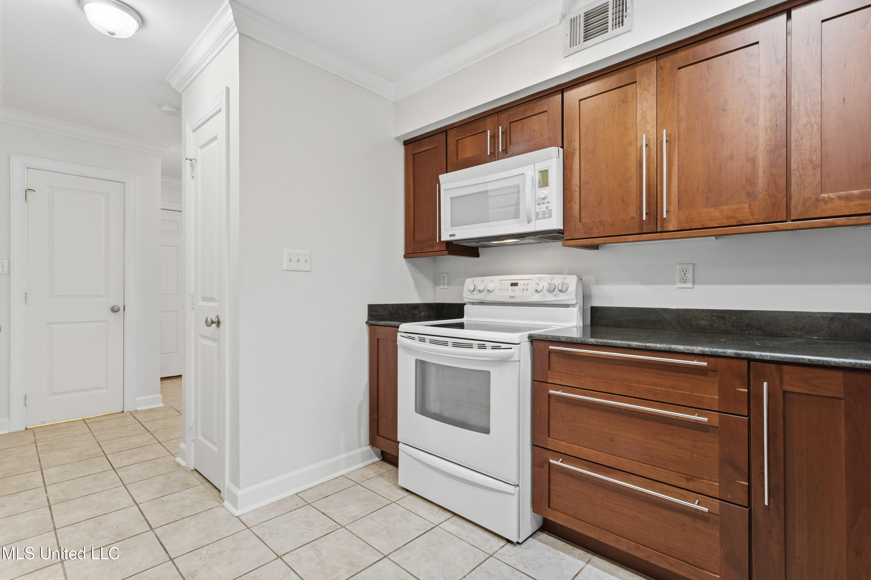 527 Front Beach Drive, 46