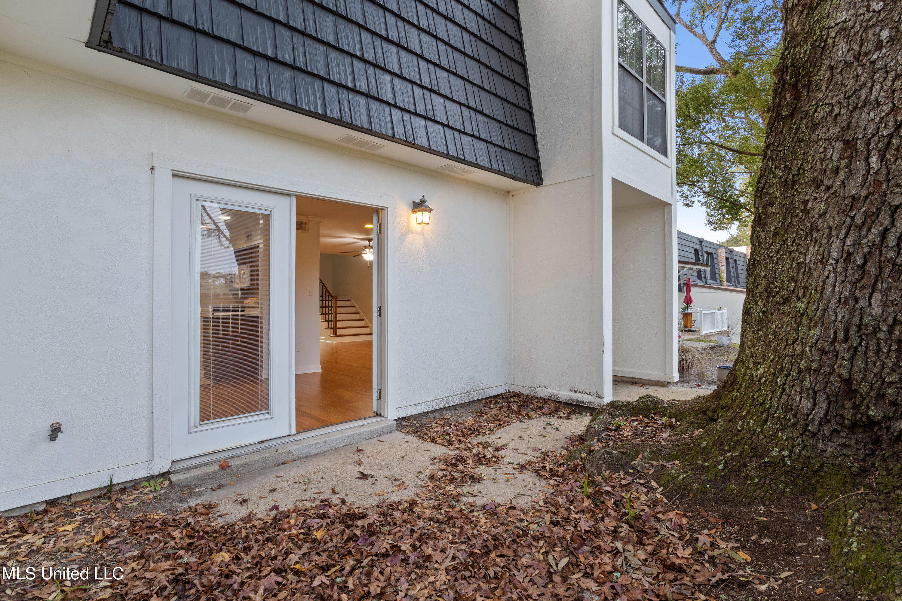 527 Front Beach Drive, 46