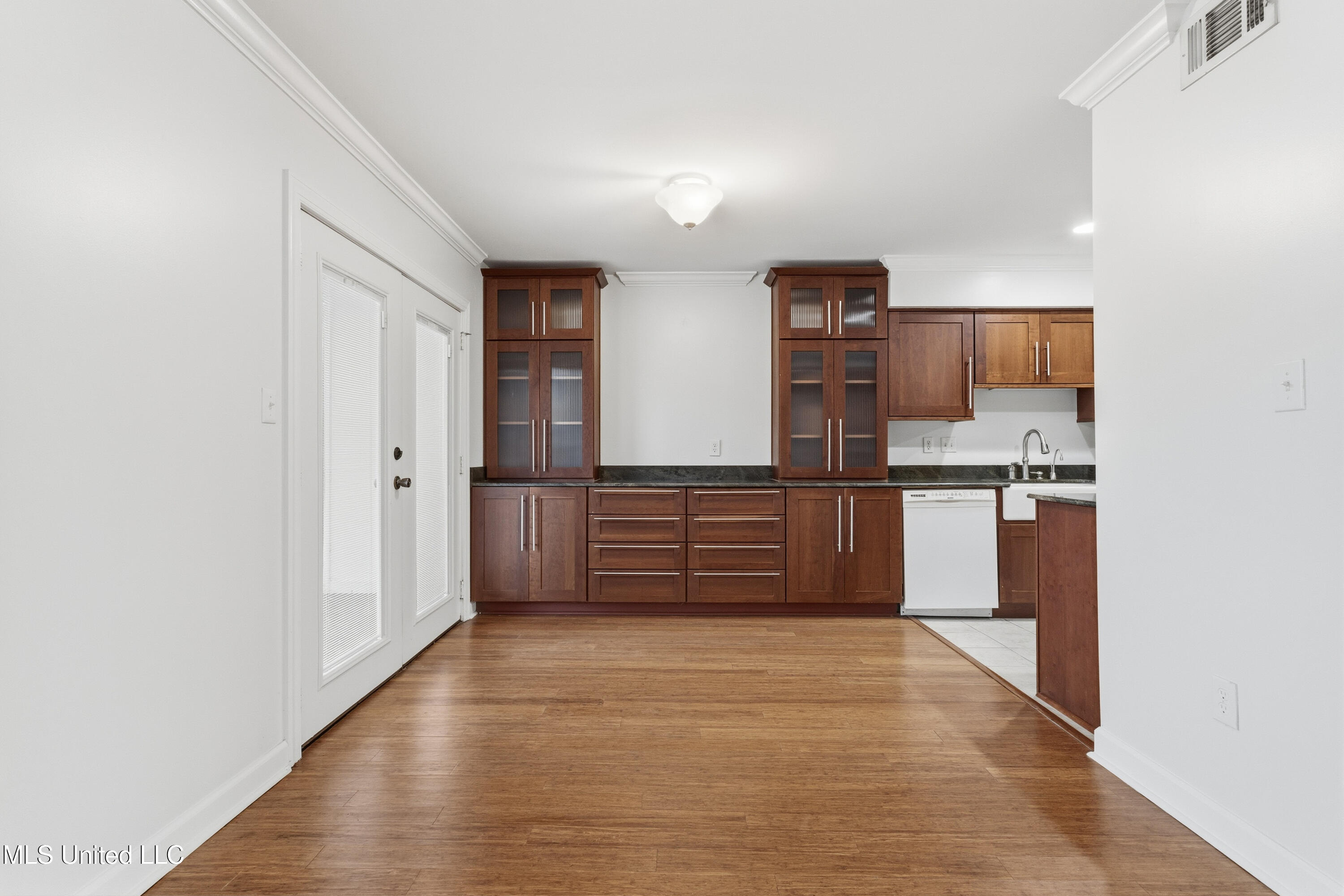 527 Front Beach Drive, 46